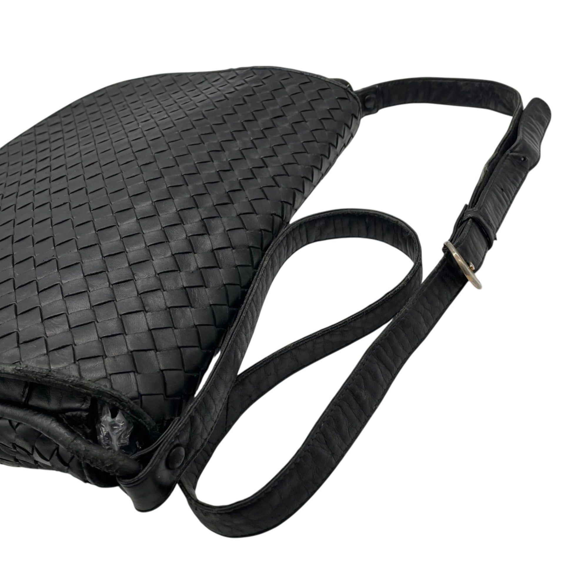 Bottega Veneta Black Intrecciato Shoulder Bag (Pre-Owned)
