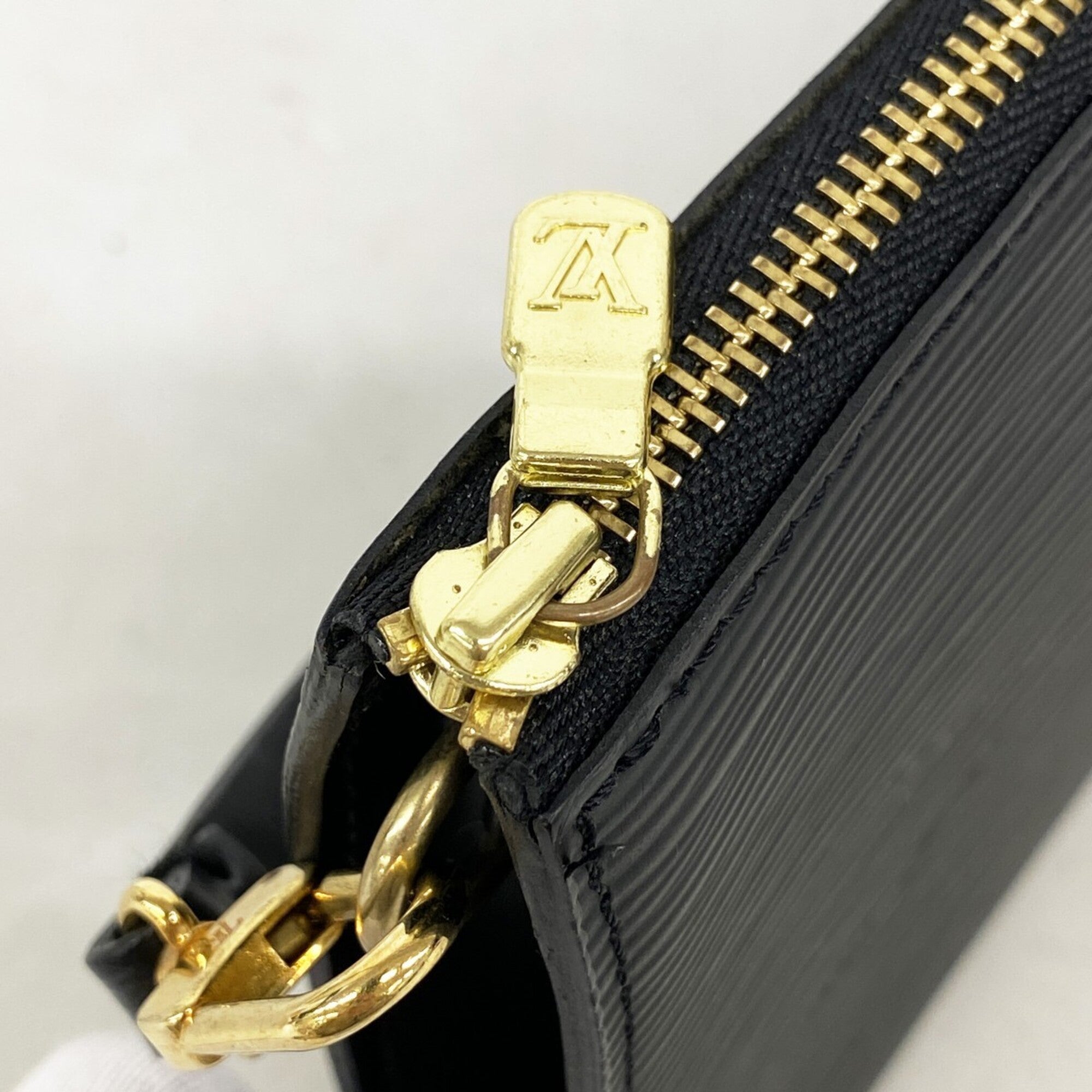Louis Vuitton Noir Pouch (Pre-Owned)