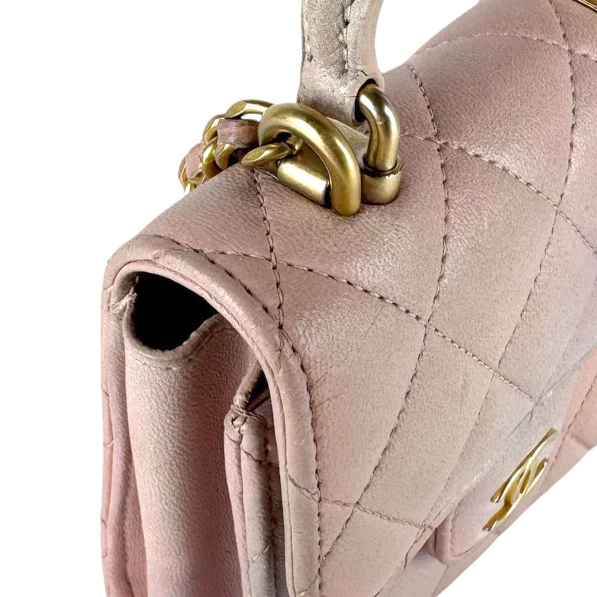 Chanel Pink Leather Shoulder Bag (Pre-Owned)