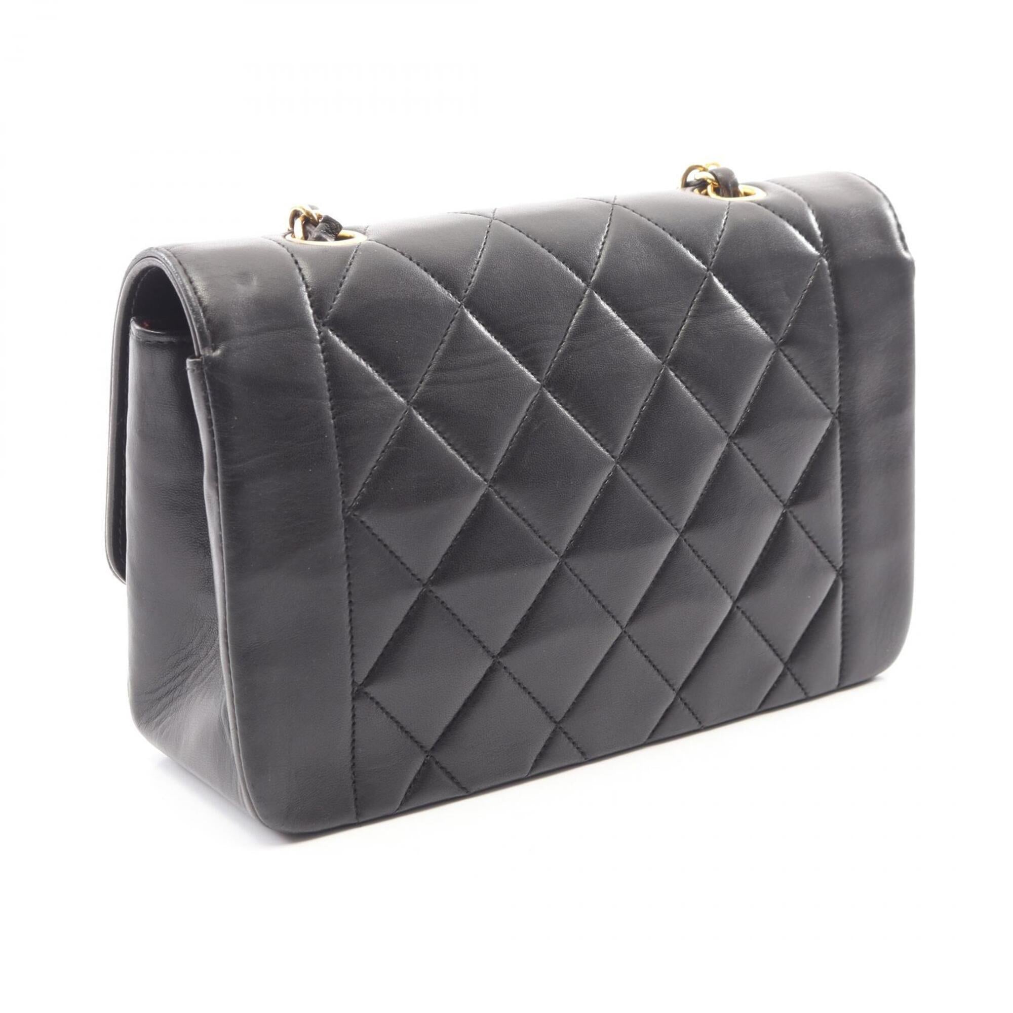 Chanel Matelasse Black Leather Handbag Shoulder Bag (Pre-Owned)