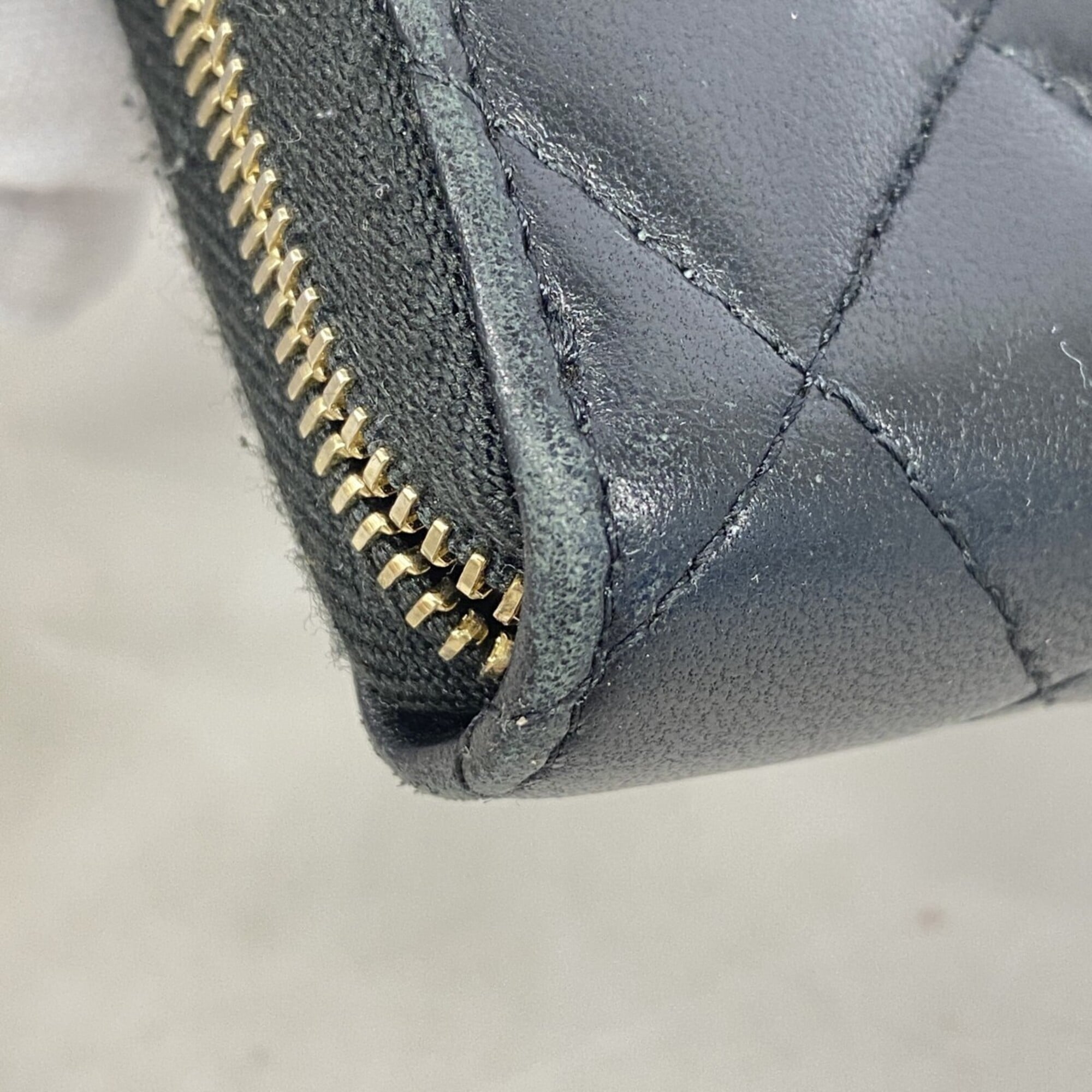 Chanel Black Leather Wallet (Bi-Fold) (Pre-Owned)