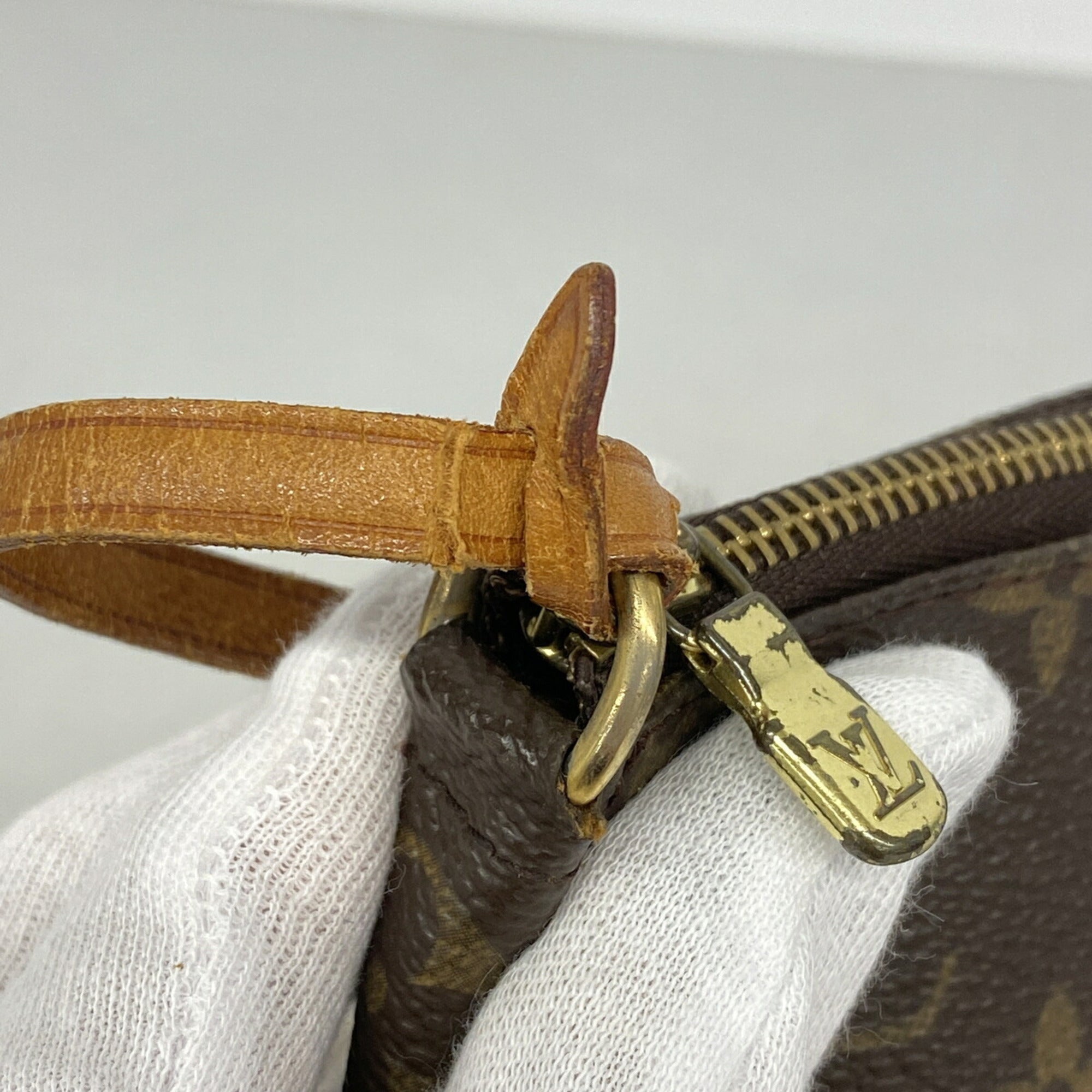 Louis Vuitton Brown Pouch (Pre-Owned)
