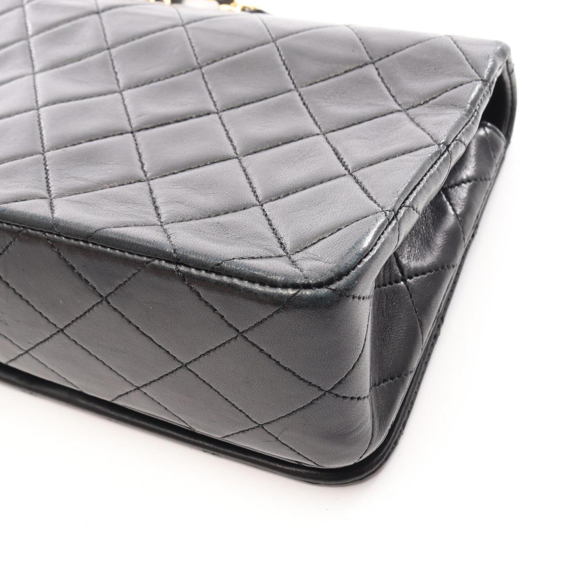 Chanel Black Leather Shoulder Bag (Pre-Owned)