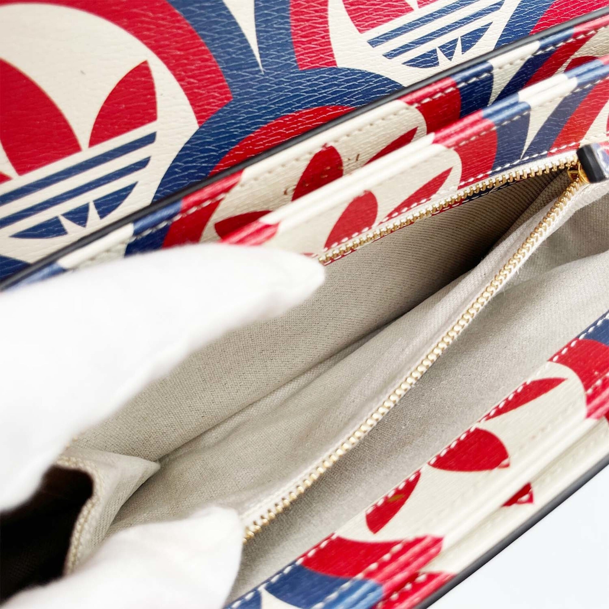 Gucci Blue Red Color White Leather Shoulder Bag (Pre-Owned)