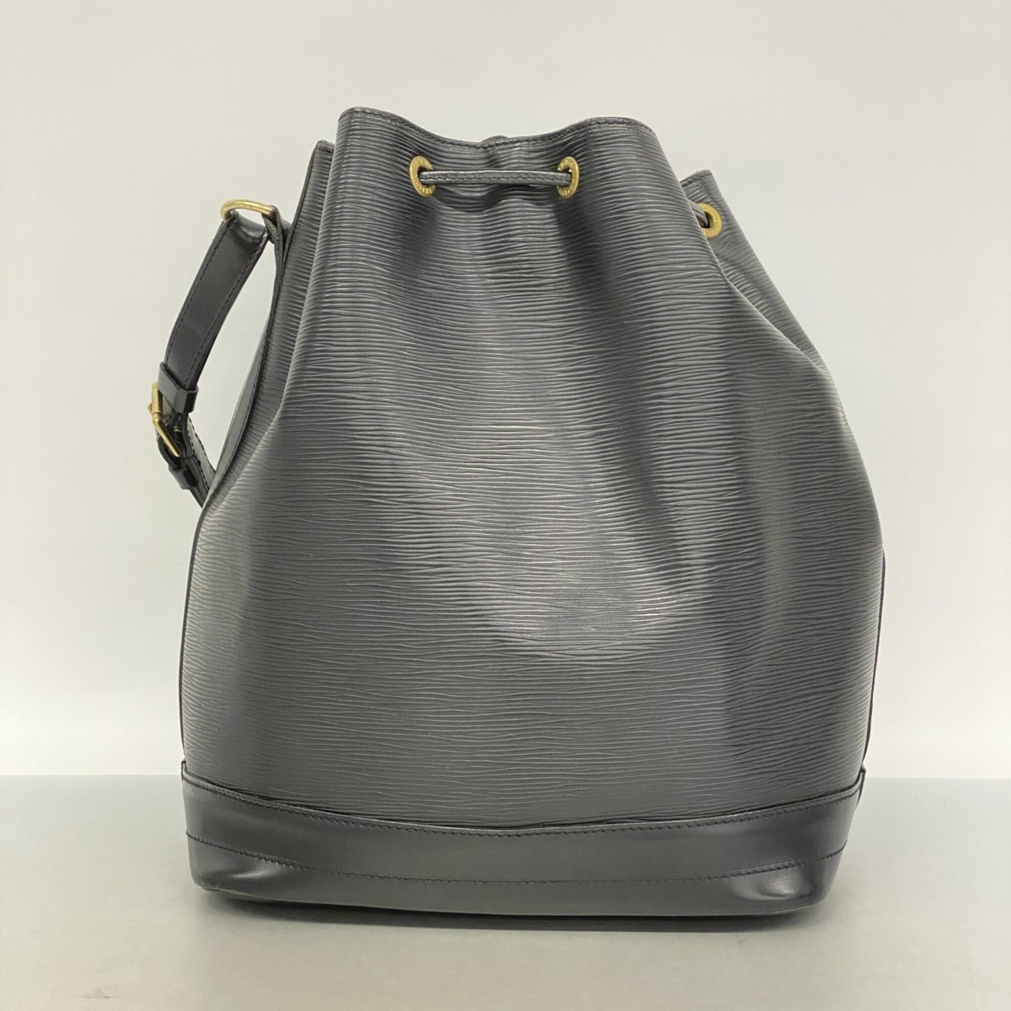 Louis Vuitton Noir Shoulder Bag (Pre-Owned)