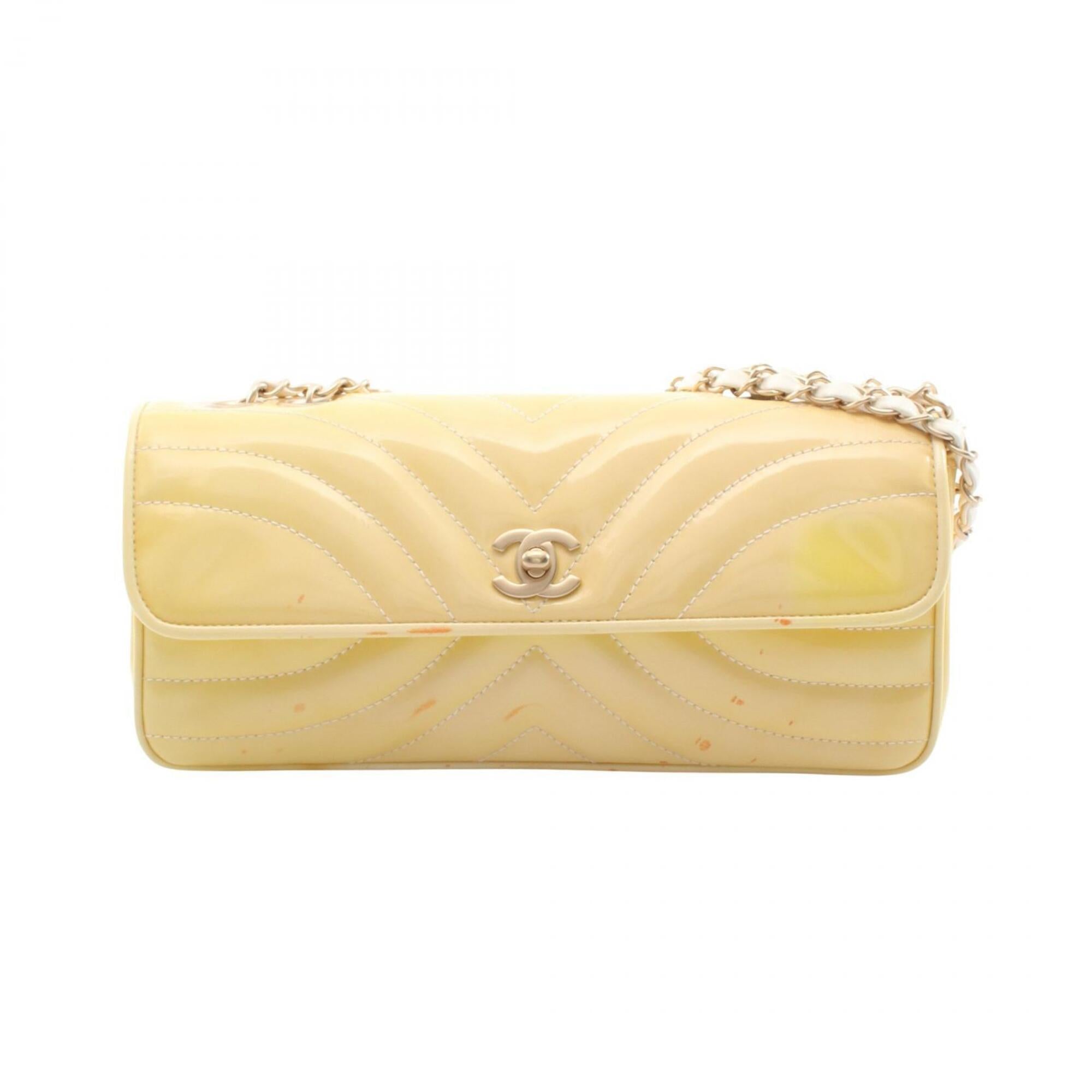 Chanel Yellow Patent Leather Handbag Shoulder Bag (Pre-Owned)