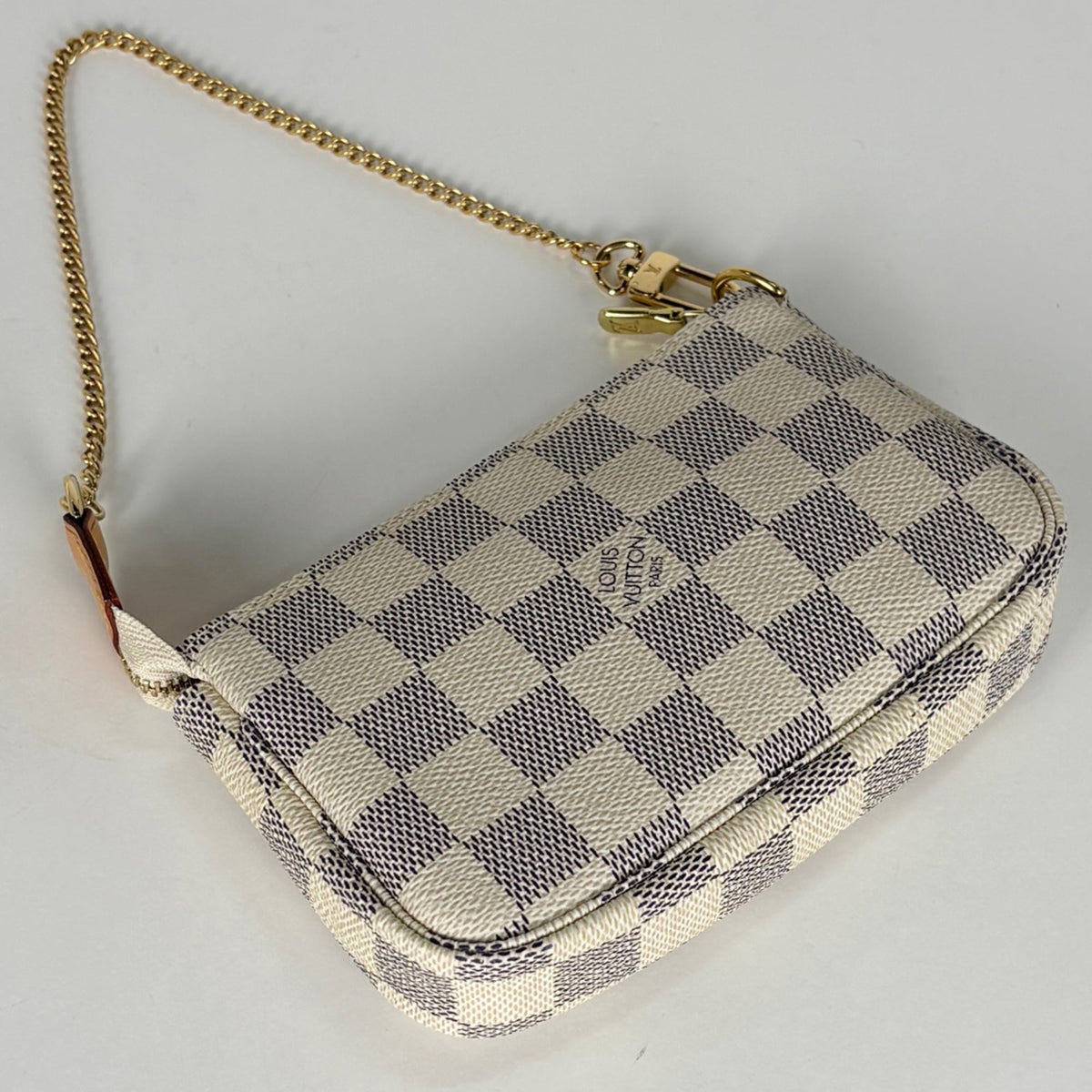 Louis Vuitton White Damier Azur Pochette Pouch (Pre-Owned)