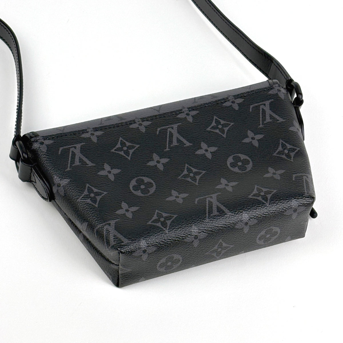 Louis Vuitton Monogram Eclipse Black Monogram Eclipse Noir Monogram Eclipse Shoulder Bag (Pre-Owned)