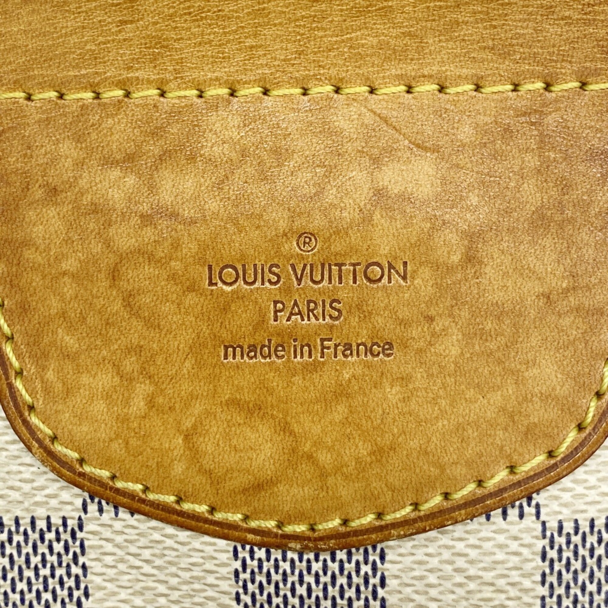 Louis Vuitton White Shoulder Bag (Pre-Owned)