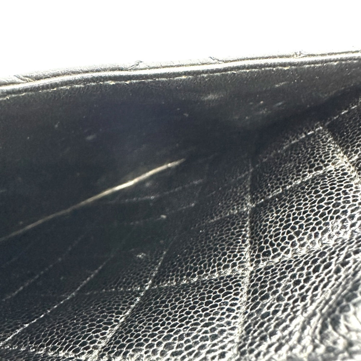 Chanel Black Leather Handbag (Pre-Owned)
