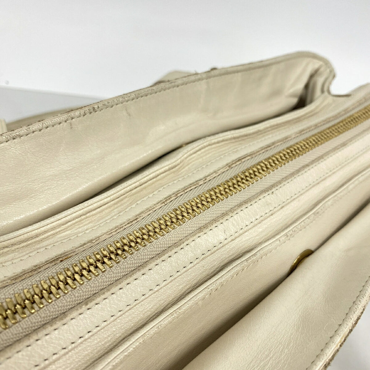 Louis Vuitton Ecru Handbag (Pre-Owned)