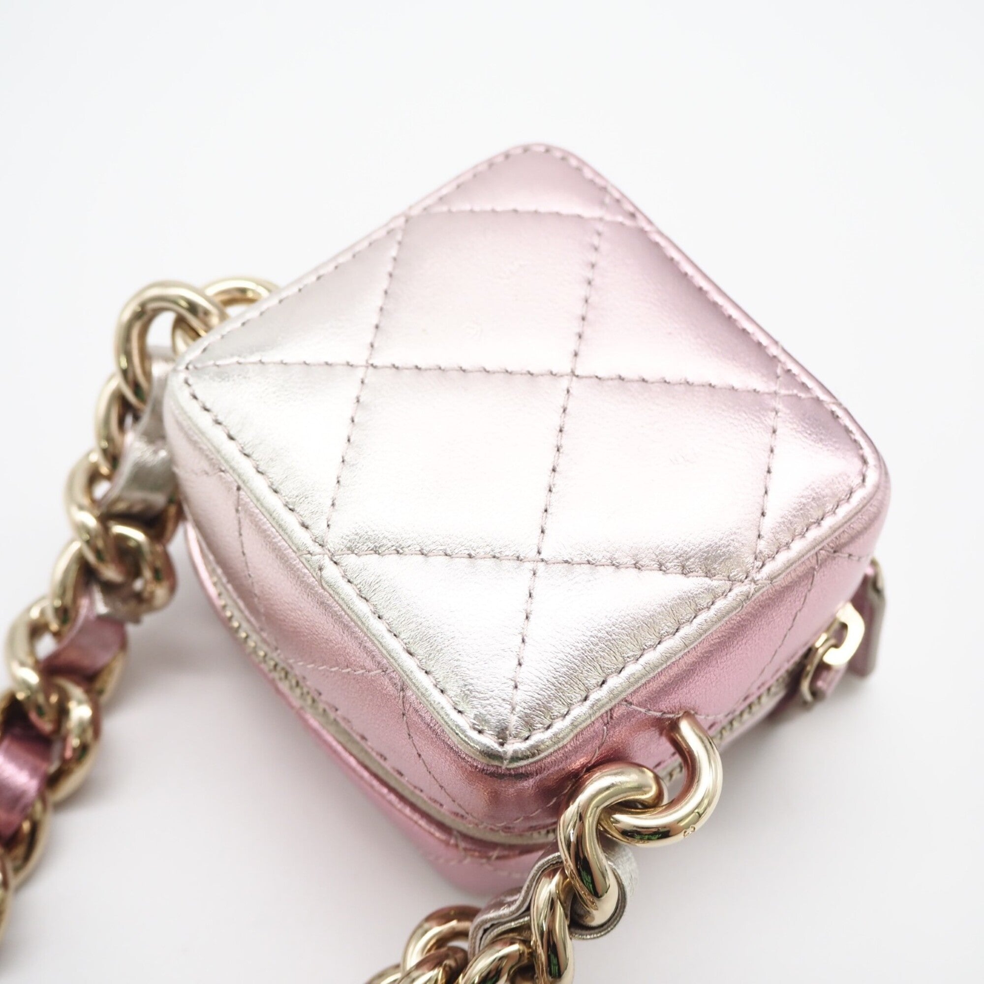 Chanel Matelasse Pink Silver Leather Shoulder Bag (Pre-Owned)