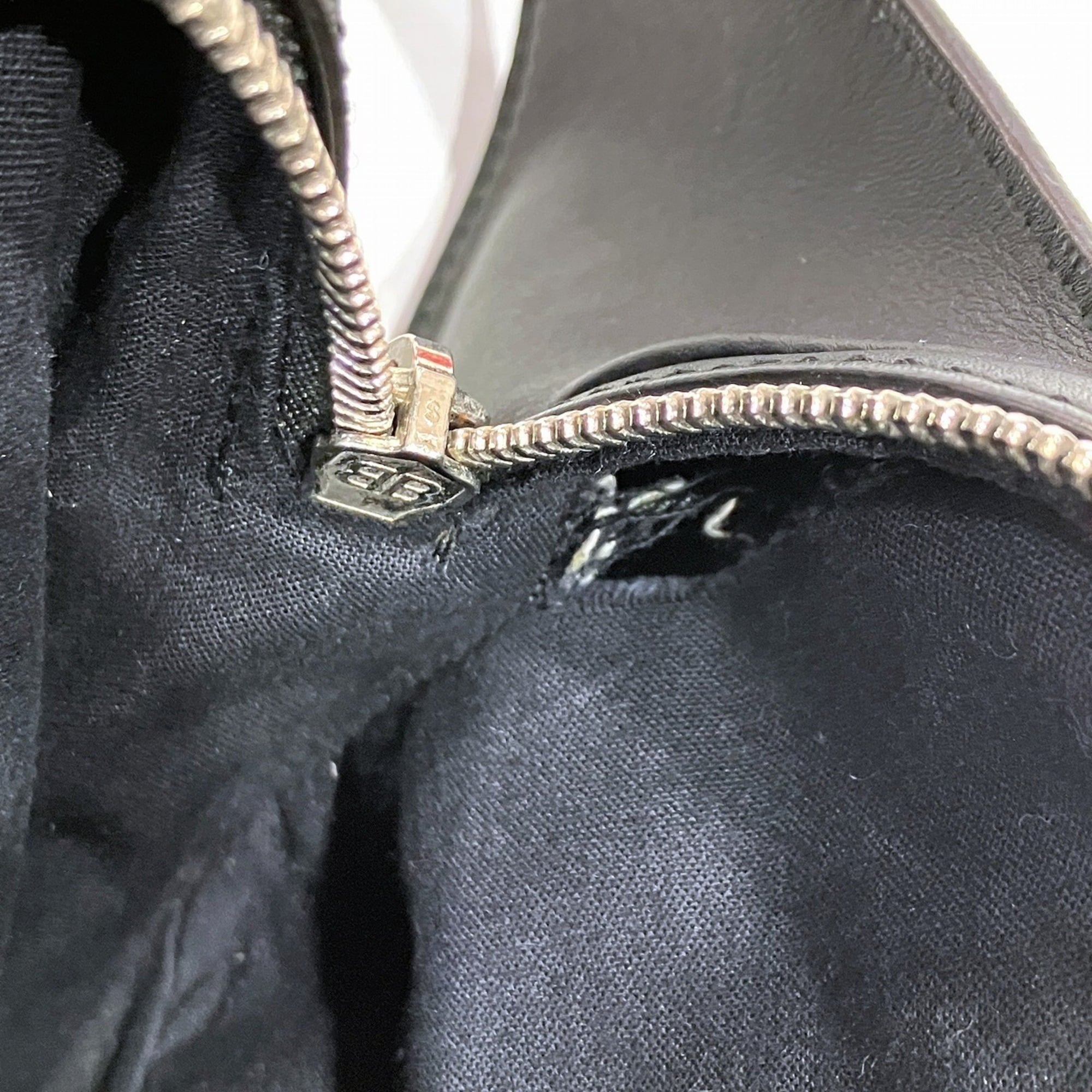 Balenciaga Black Leather Shoulder Bag (Pre-Owned)