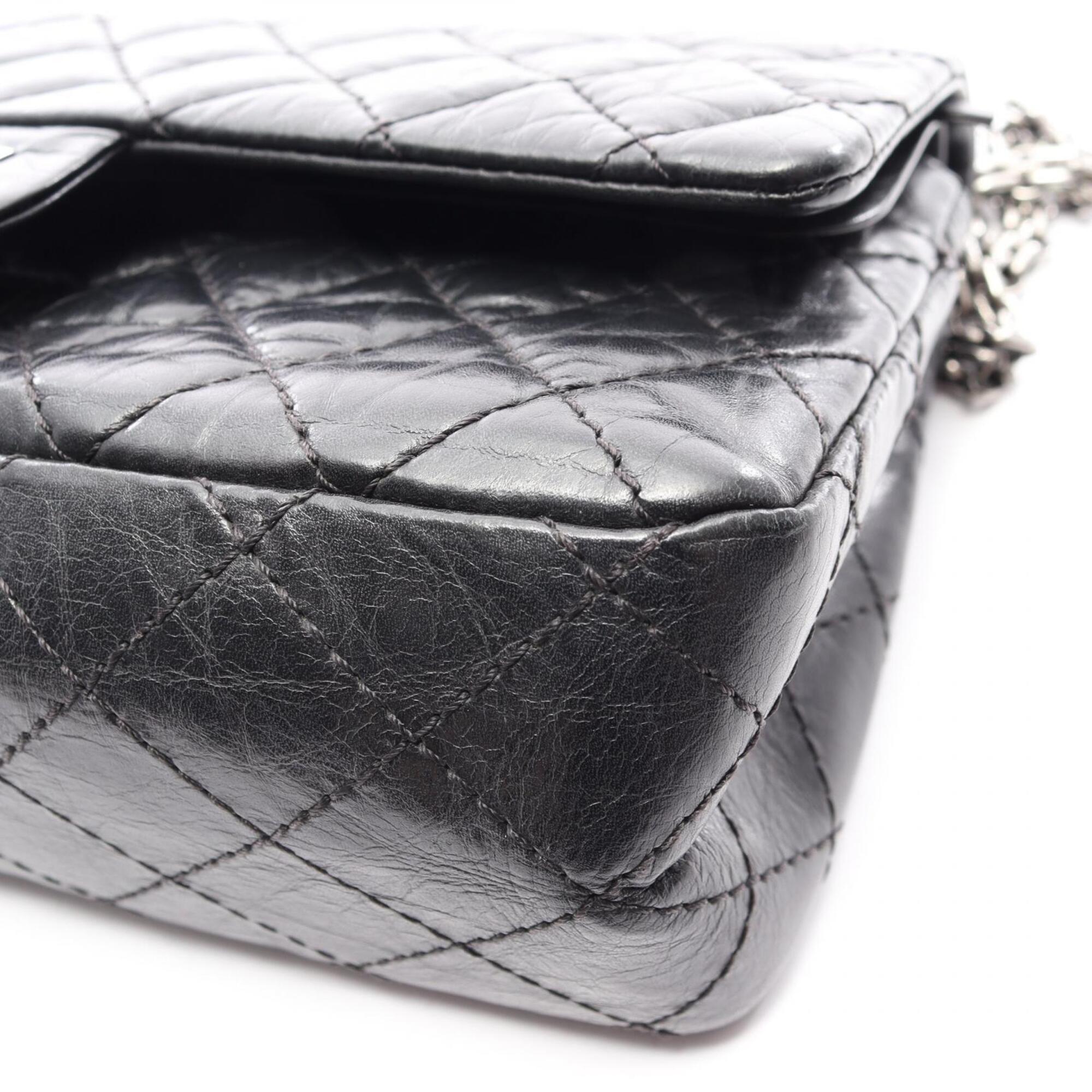 Chanel Black Leather Shoulder Bag (Pre-Owned)