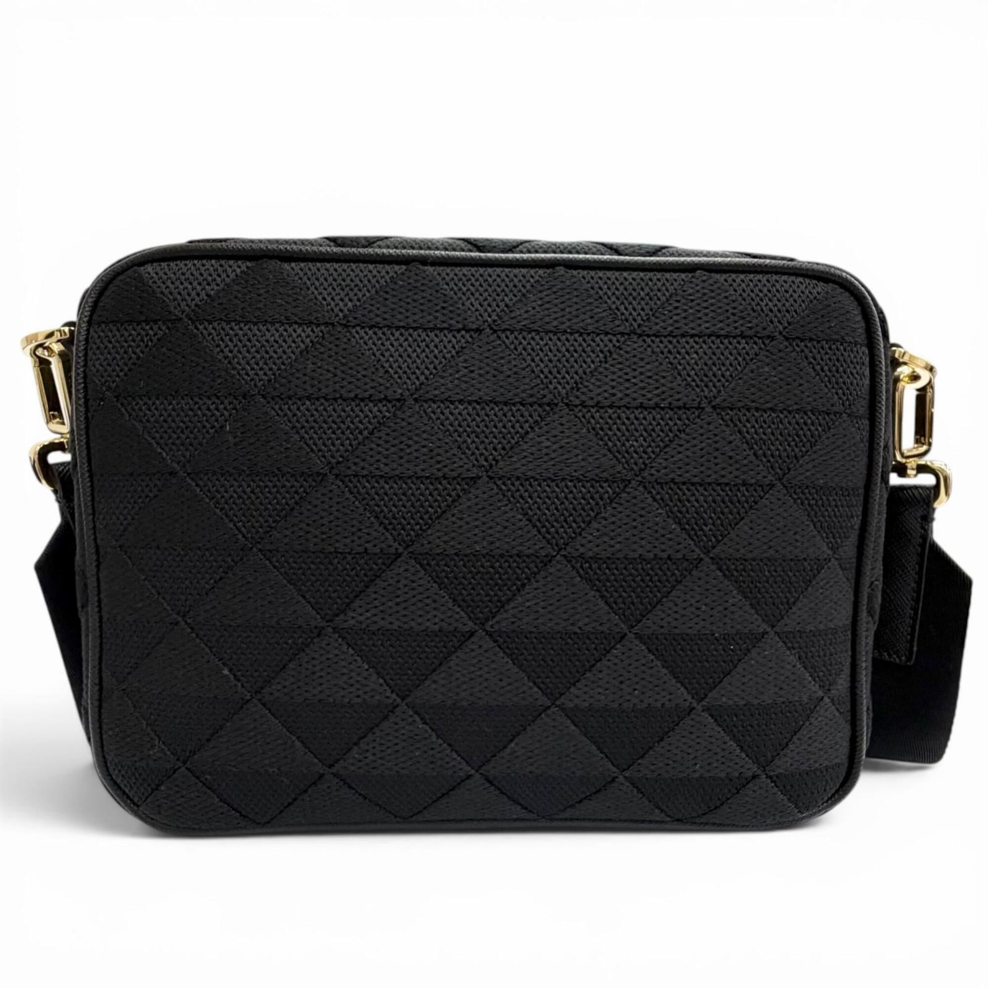 Prada Black Leather Shoulder Bag (Pre-Owned)