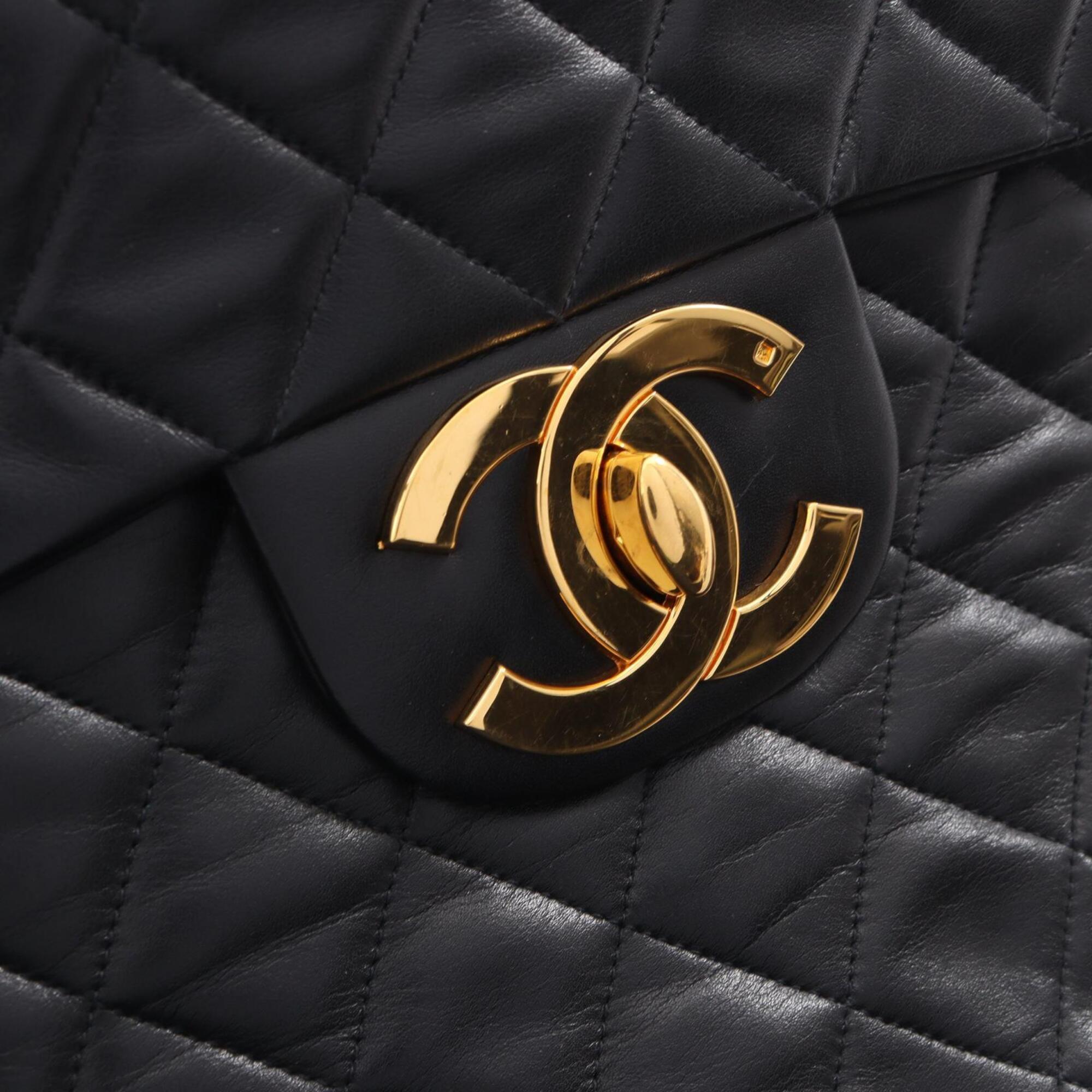Chanel Black Leather Handbag Shoulder Bag (Pre-Owned)