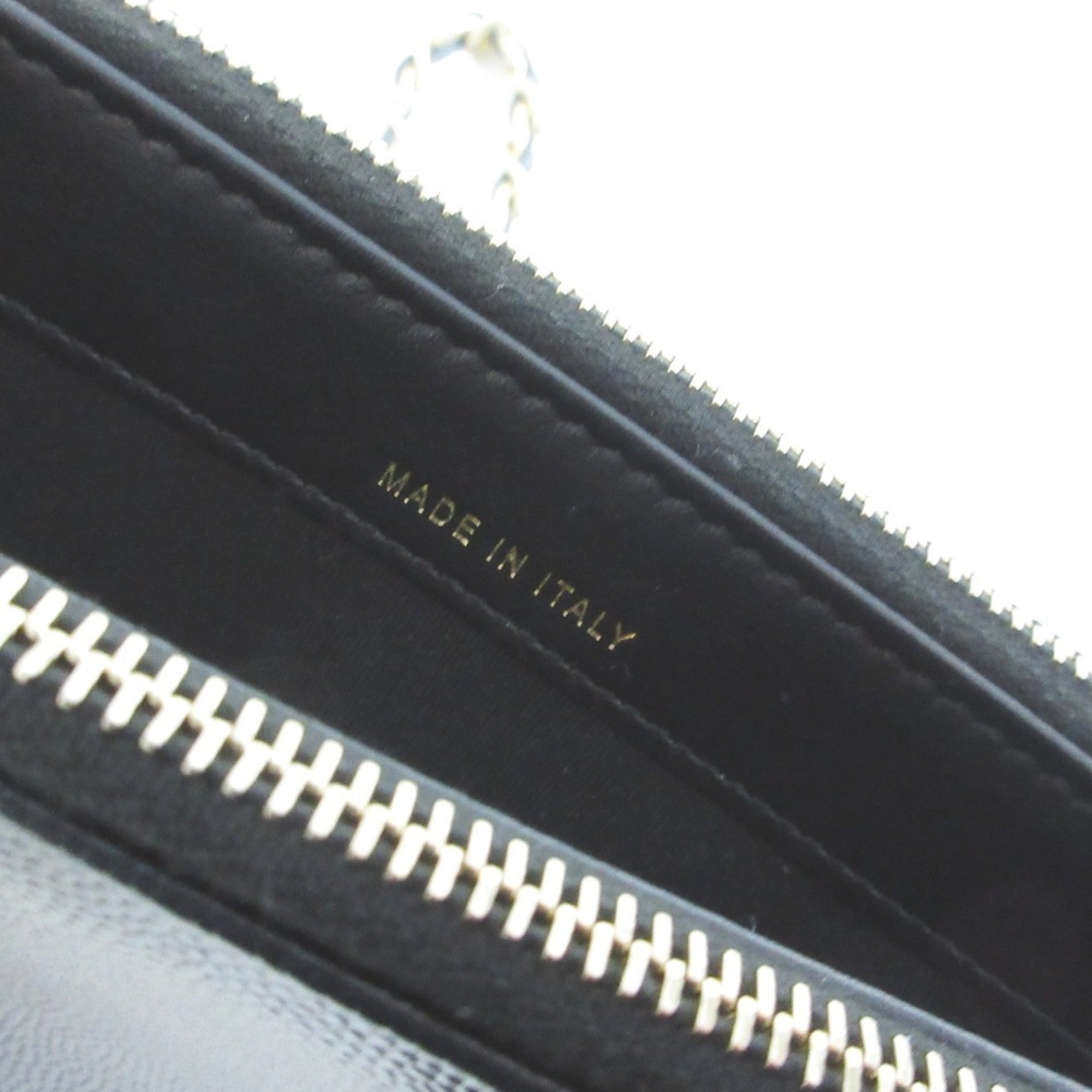 Chanel Black Grained Calfskin Shoulder Bag (Pre-Owned)