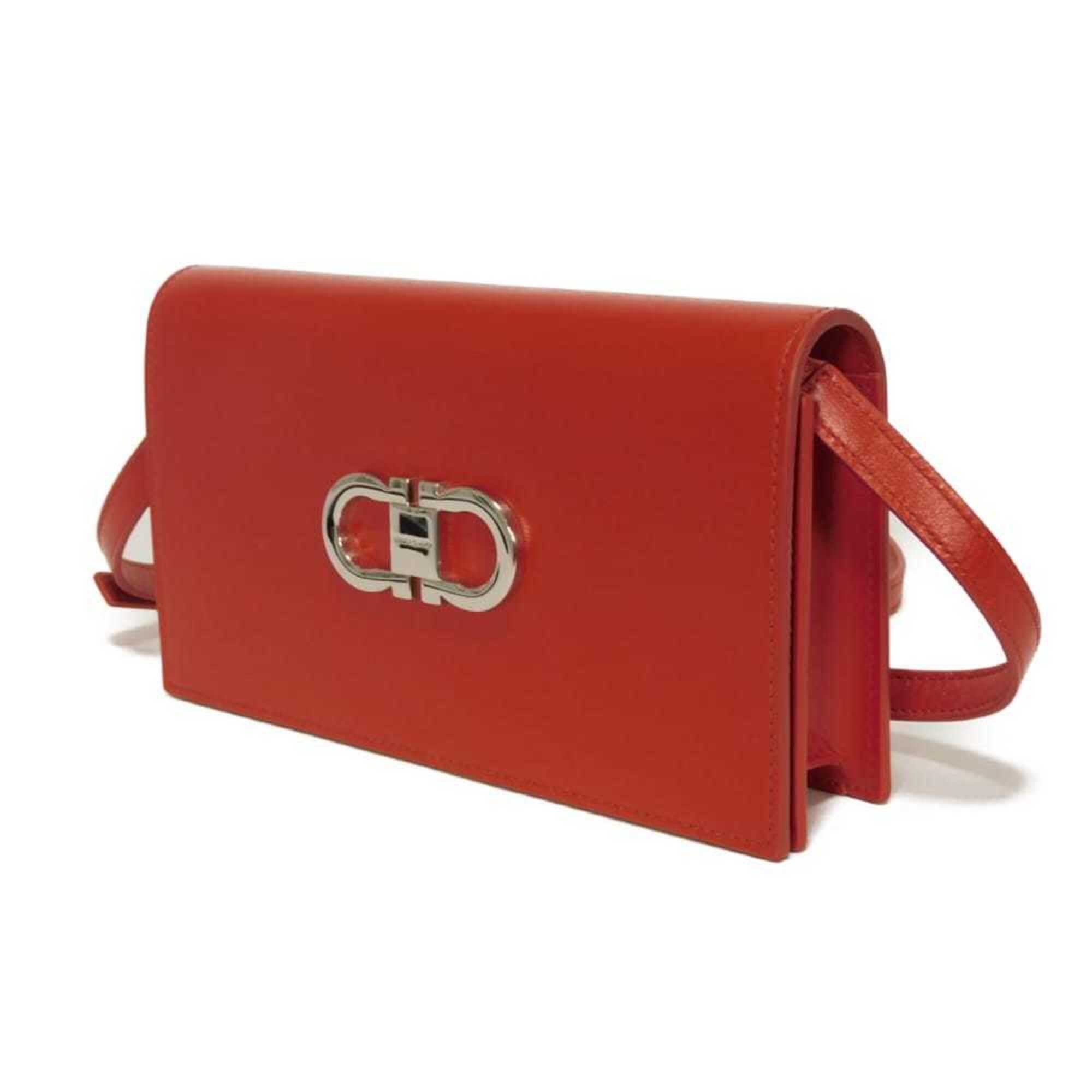 Salvatore Ferragamo Red Color Leather Shoulder Bag (Pre-Owned)