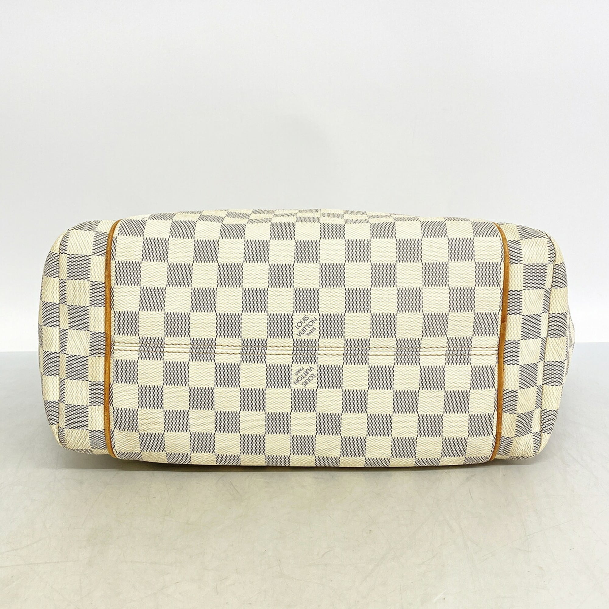 Louis Vuitton White Tote Bag (Pre-Owned)