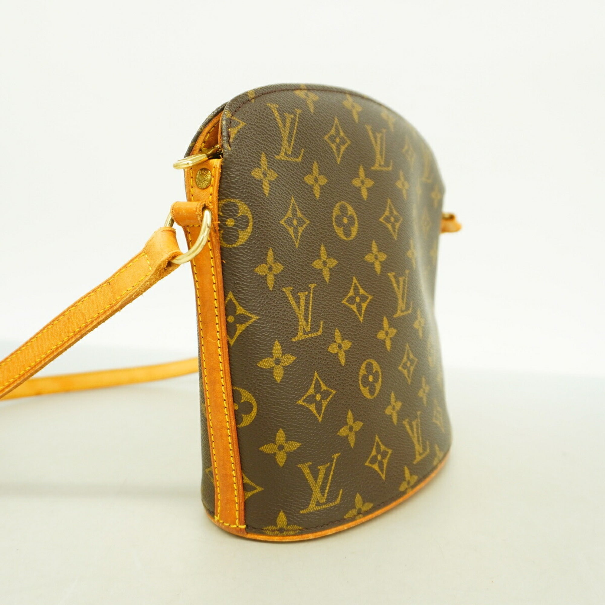 Louis Vuitton Brown Shoulder Bag (Pre-Owned)