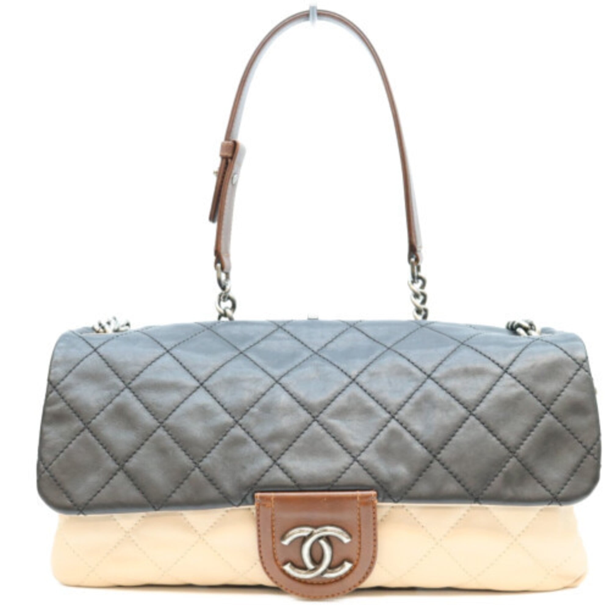 Chanel Black Ivory Leather Shoulder Bag (Pre-Owned)