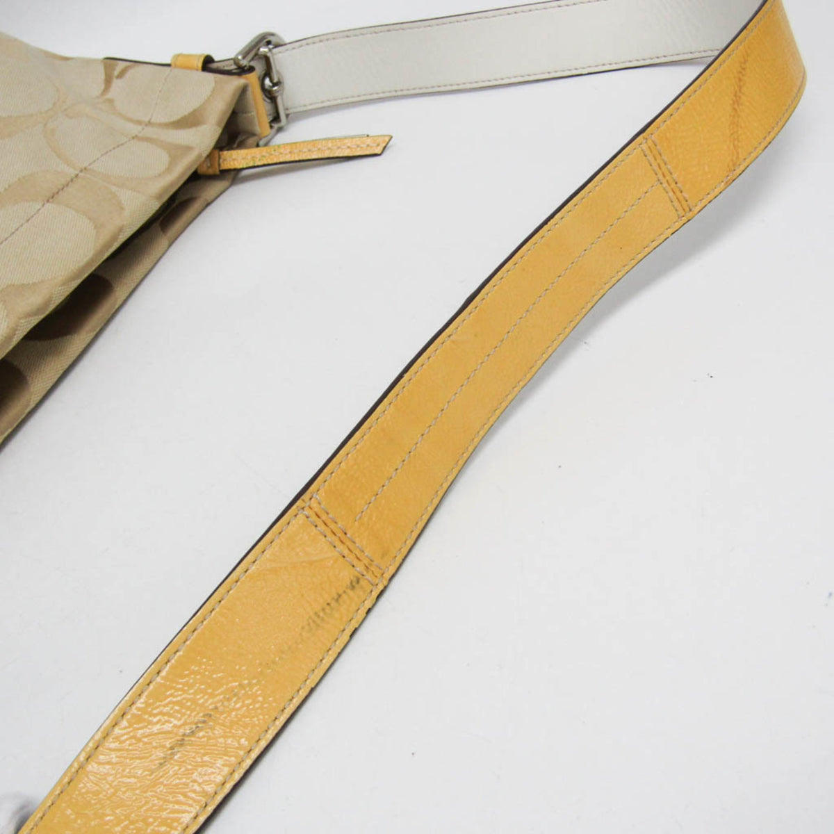 Coach Signature Light Beige Canvas Leather Shoulder Bag (Pre-Owned)