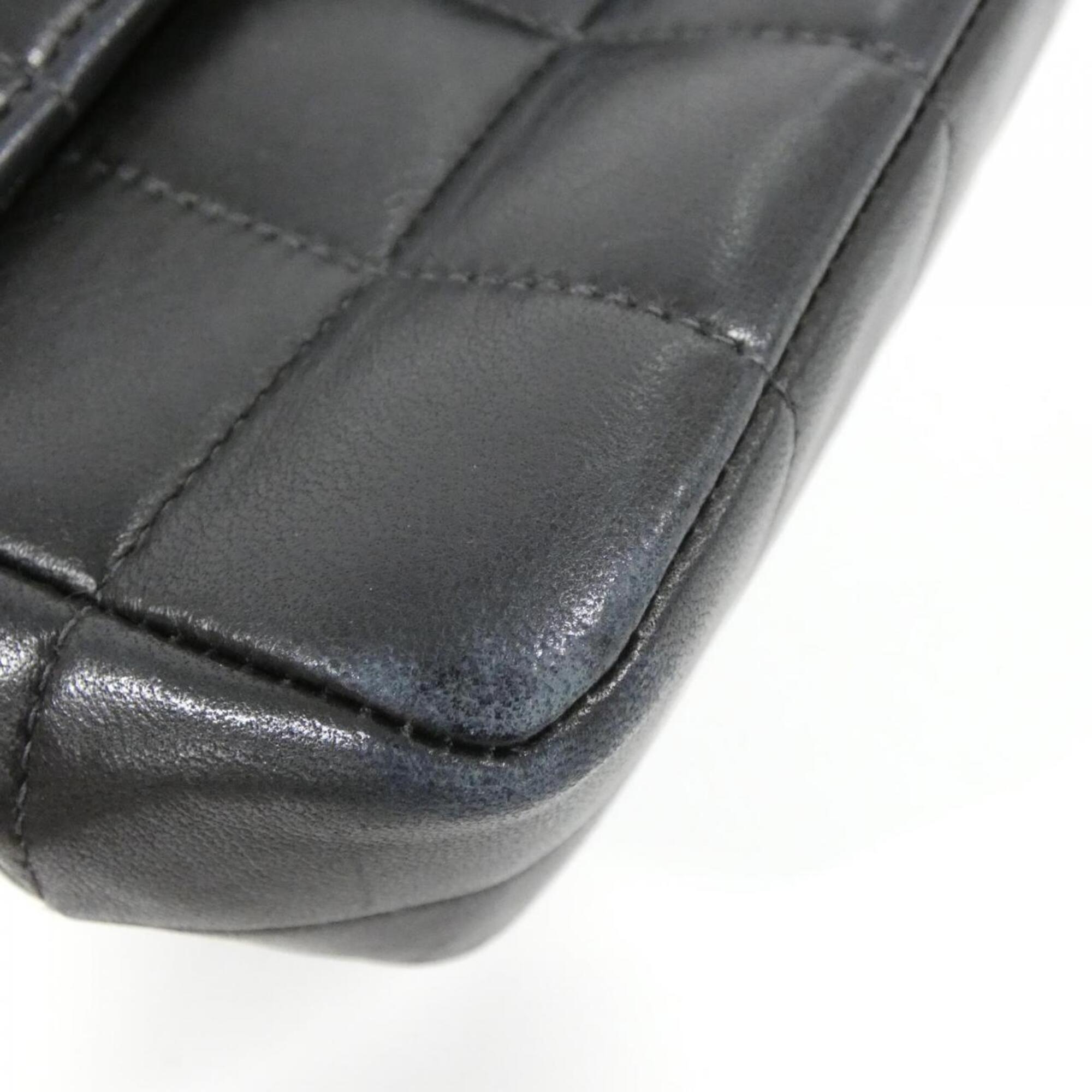 Chanel Black Leather Shoulder Bag (Pre-Owned)