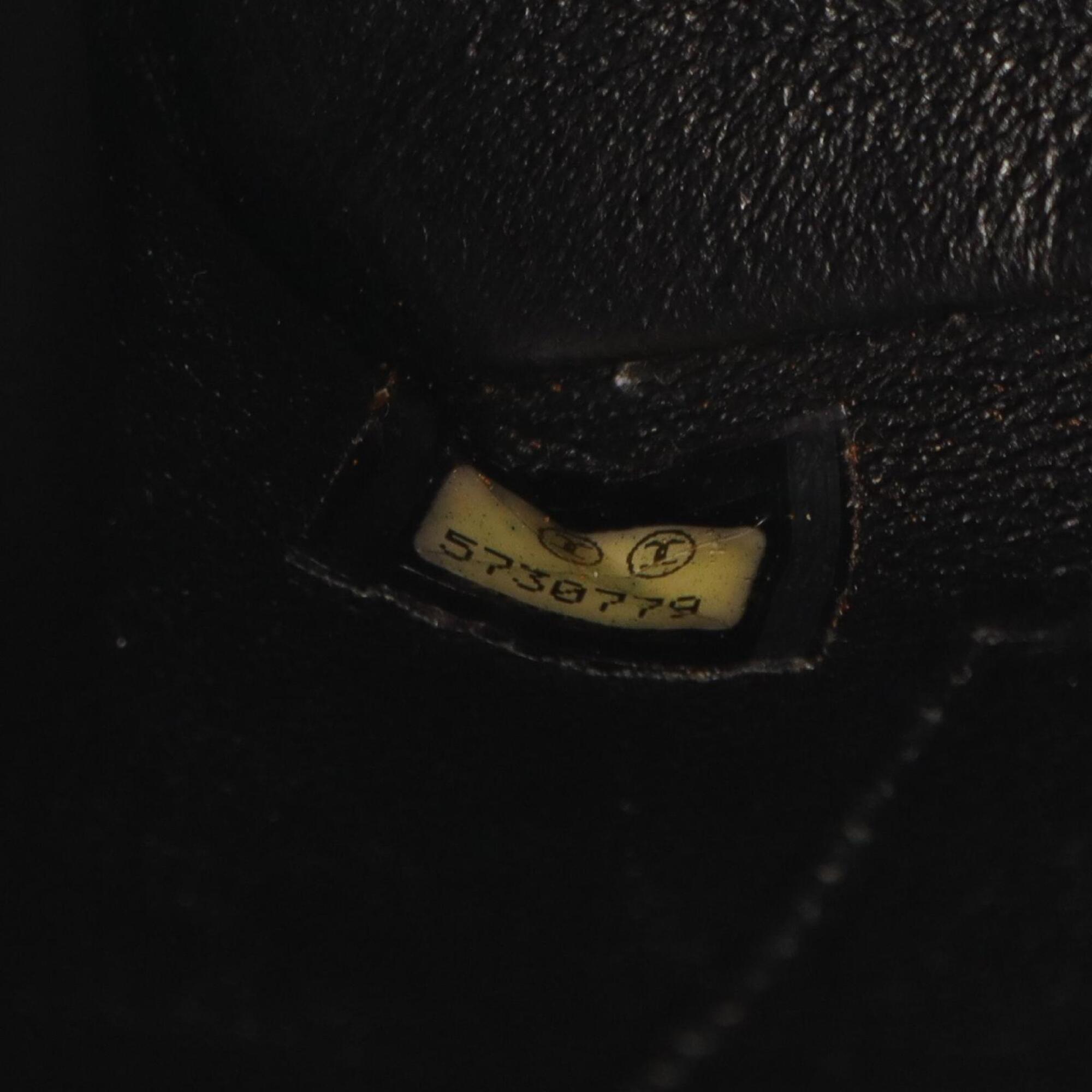 Chanel Black Leather Handbag Shoulder Bag (Pre-Owned)