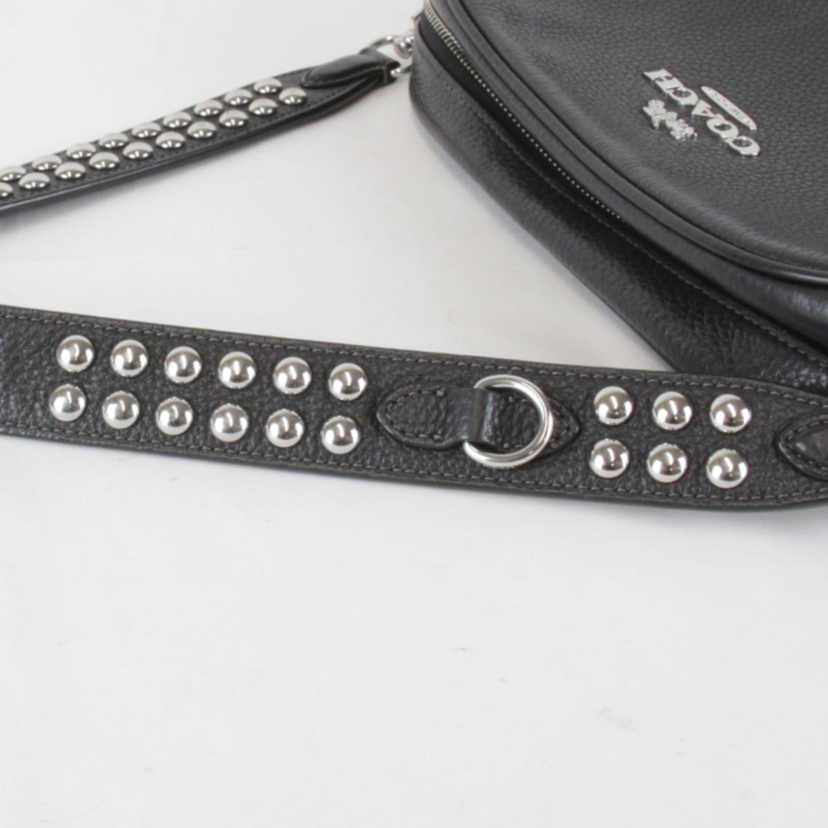 Coach Black Leather Metal Shoulder Bag (Pre-Owned)