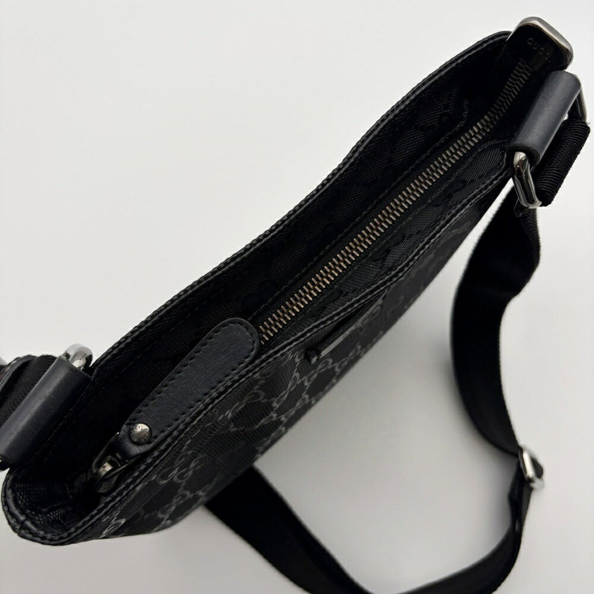 Gucci Black Pvc Coated Canvas Leather Shoulder Bag (Pre-Owned)