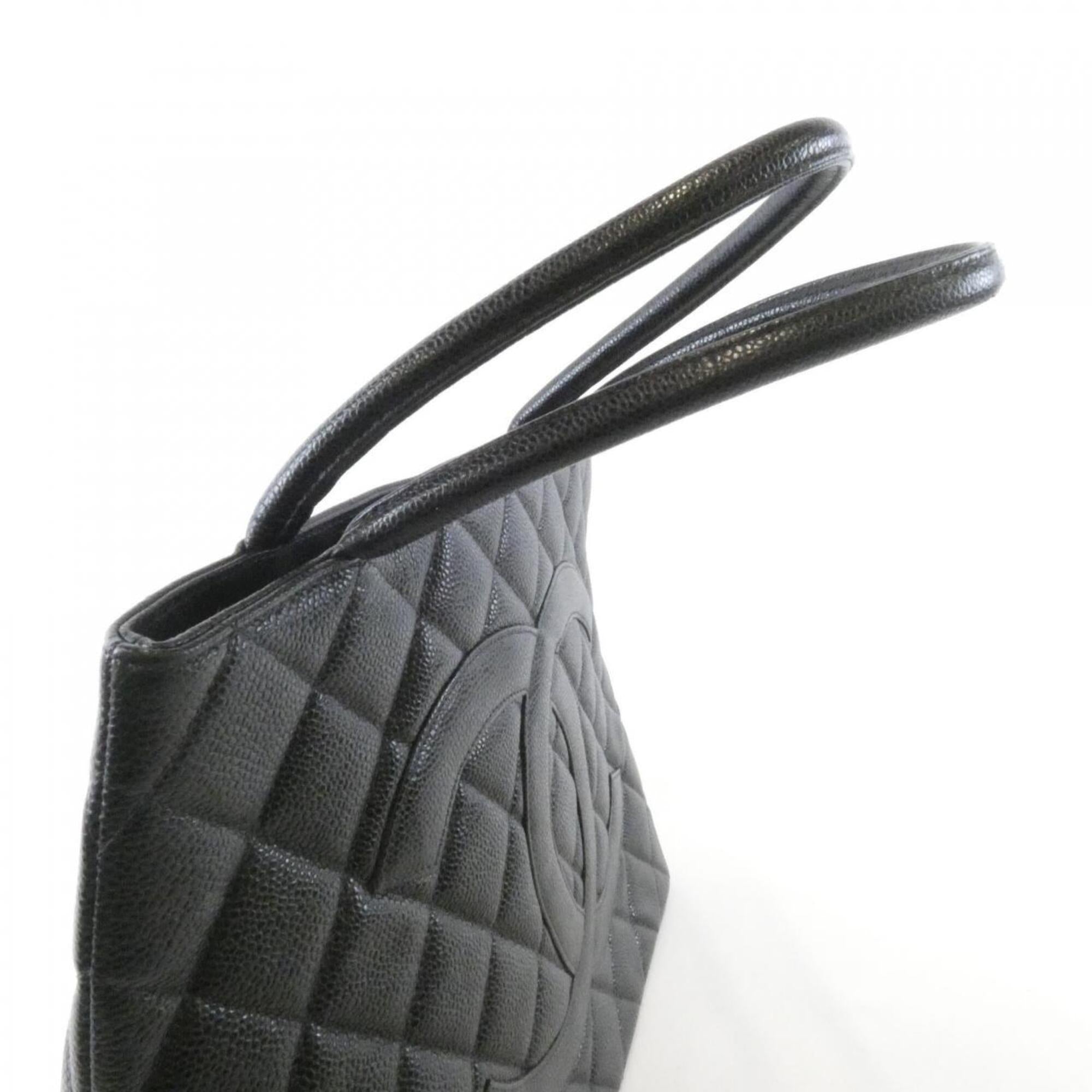 Chanel Black Grained Calfskin Handbag (Pre-Owned)