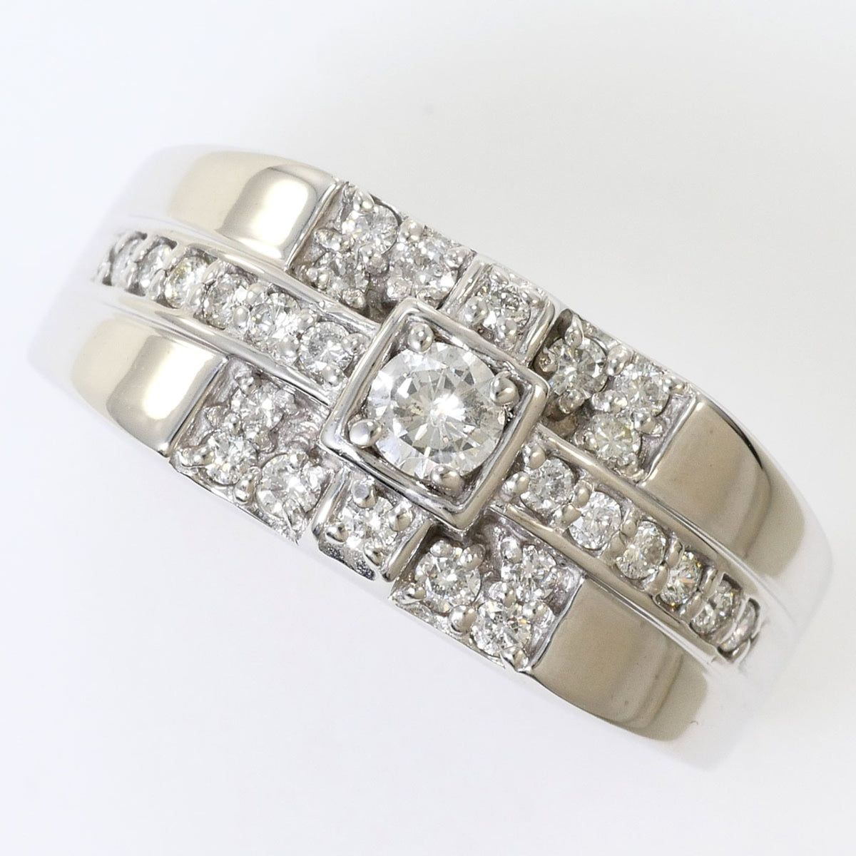 Unbranded White Gold White Gold (18K) Band Ring (Pre-Owned)