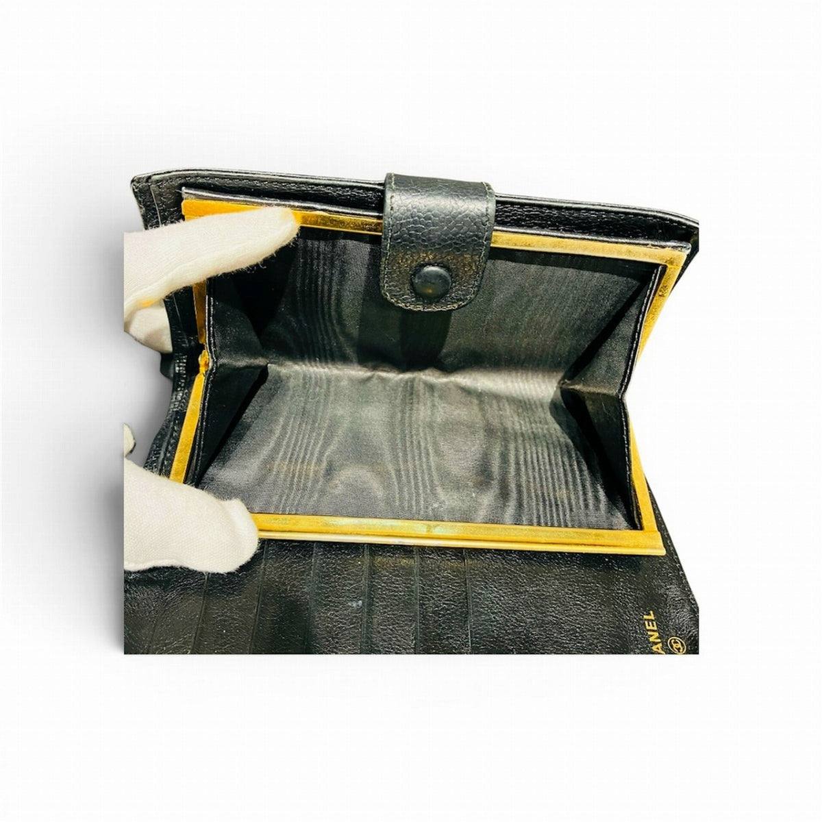 Chanel Black Grained Calfskin Wallet (Bi-Fold) (Pre-Owned)