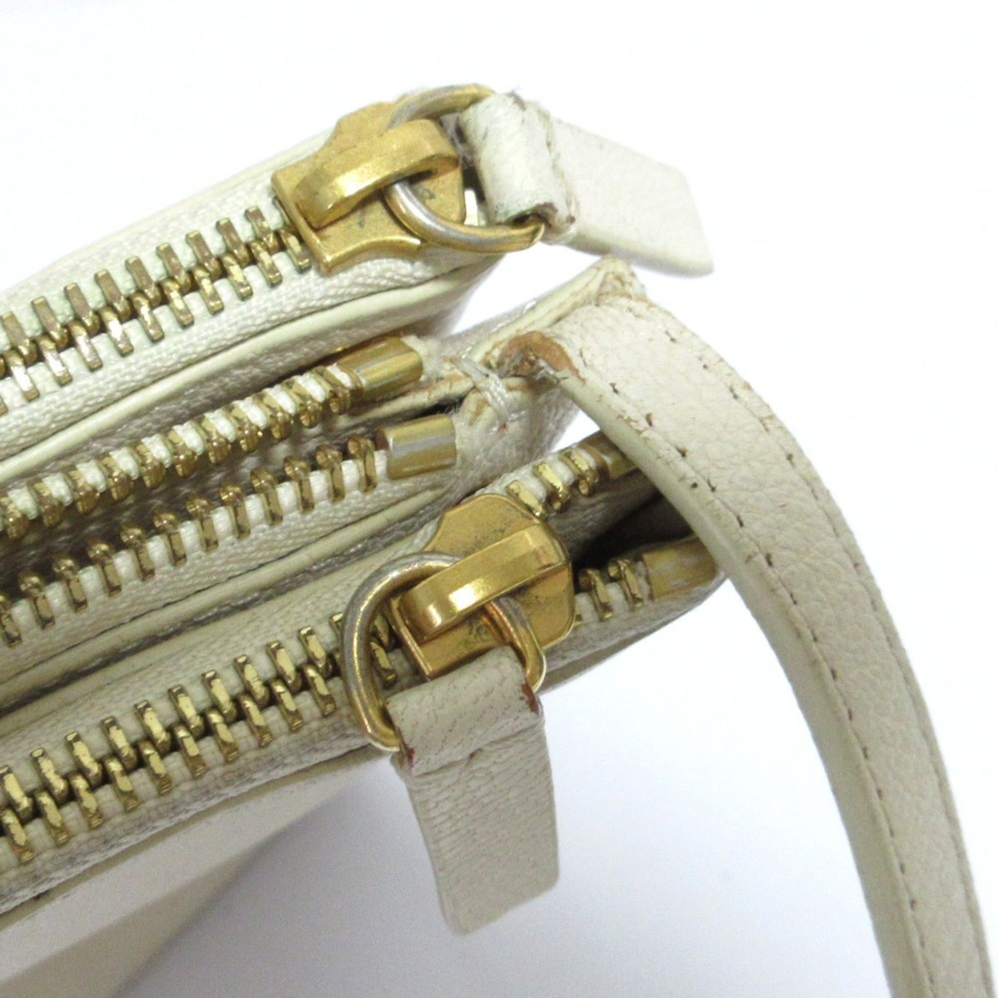Celine Off-White White Leather Shoulder Bag (Pre-Owned)