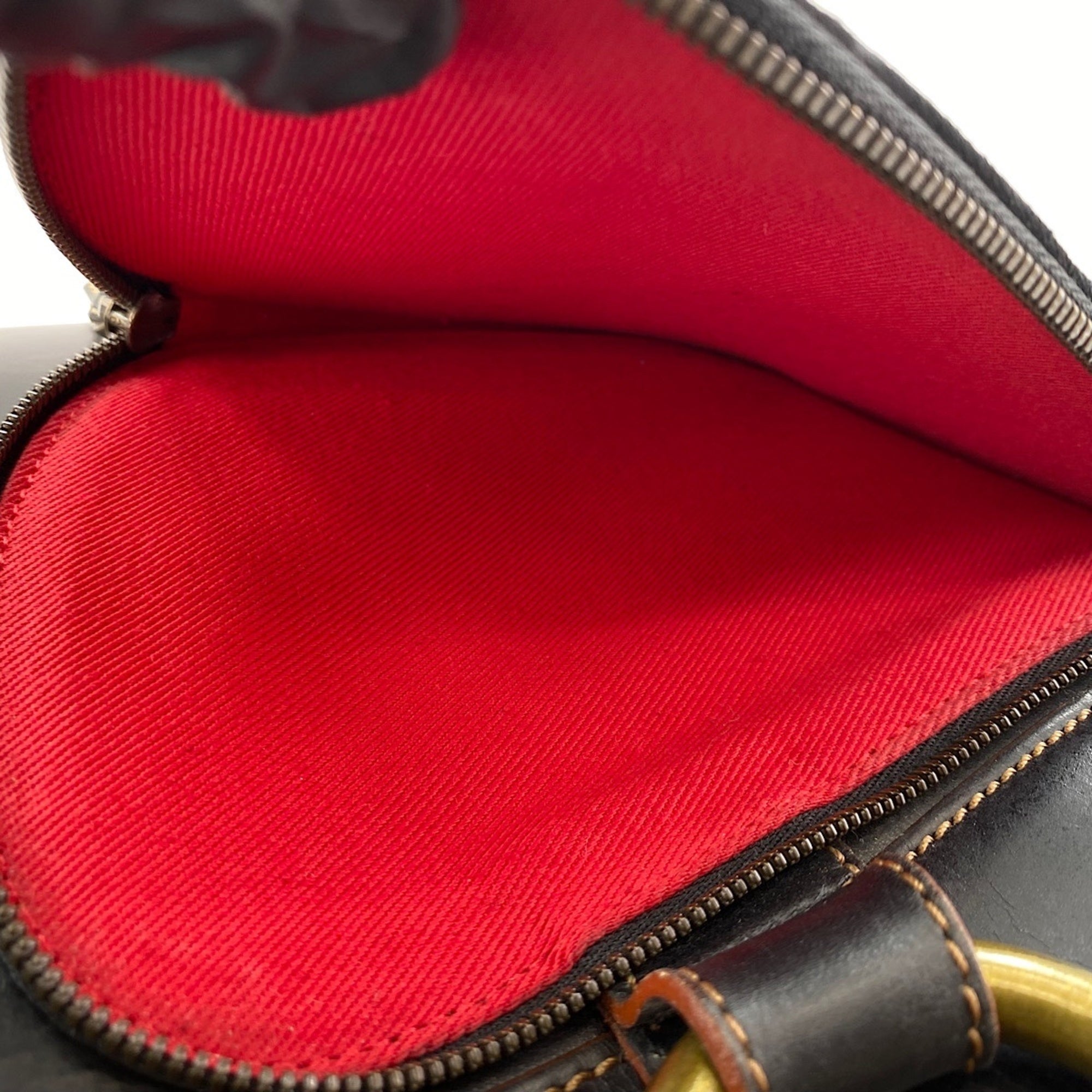 Loewe Black Shoulder Bag (Pre-Owned)