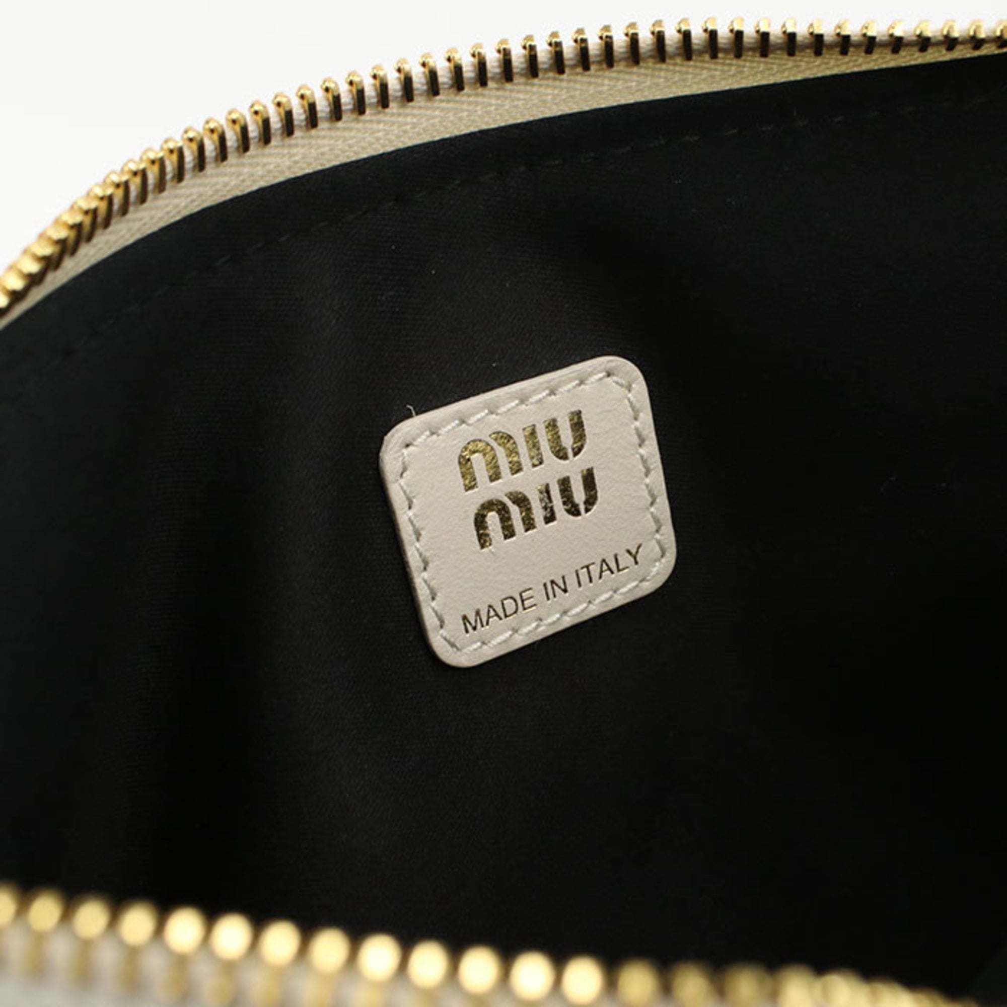 Miu Miu White Leather Clutch Bag (Pre-Owned)