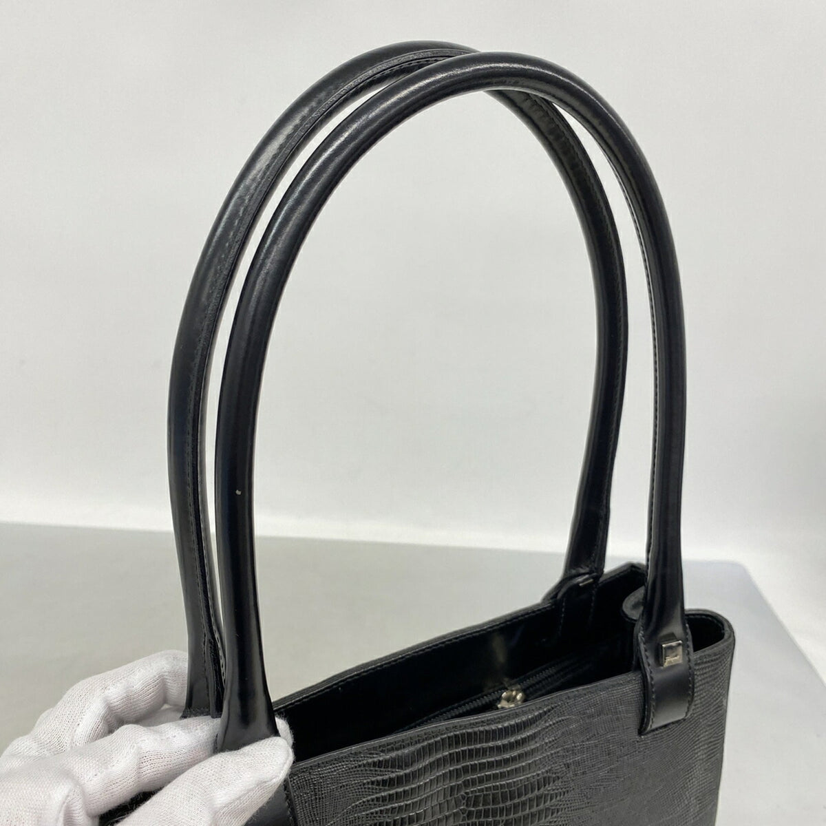 Salvatore Ferragamo Black Leather Tote Bag (Pre-Owned)