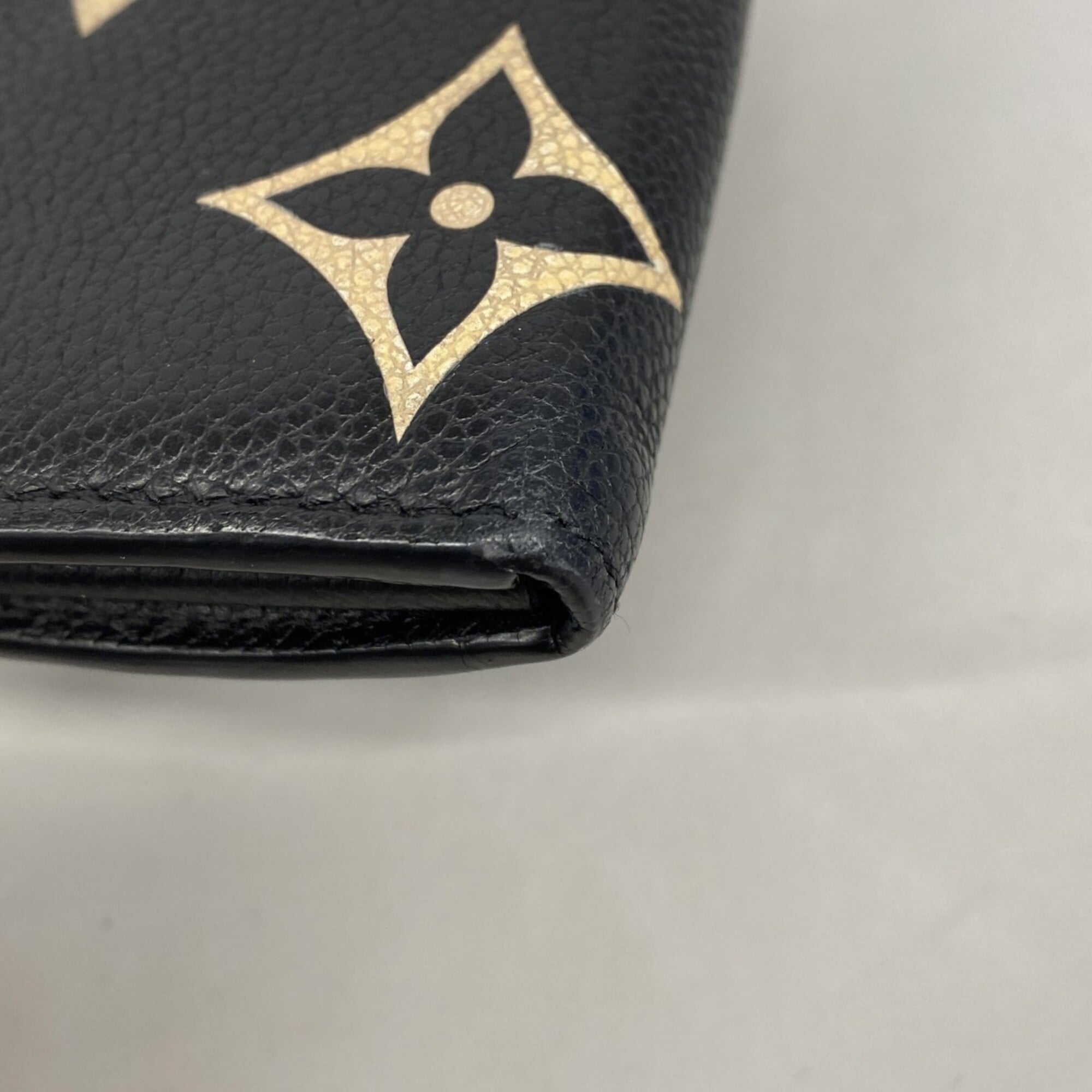 Louis Vuitton Beige Black Long Wallet (Bi-Fold) (Pre-Owned)