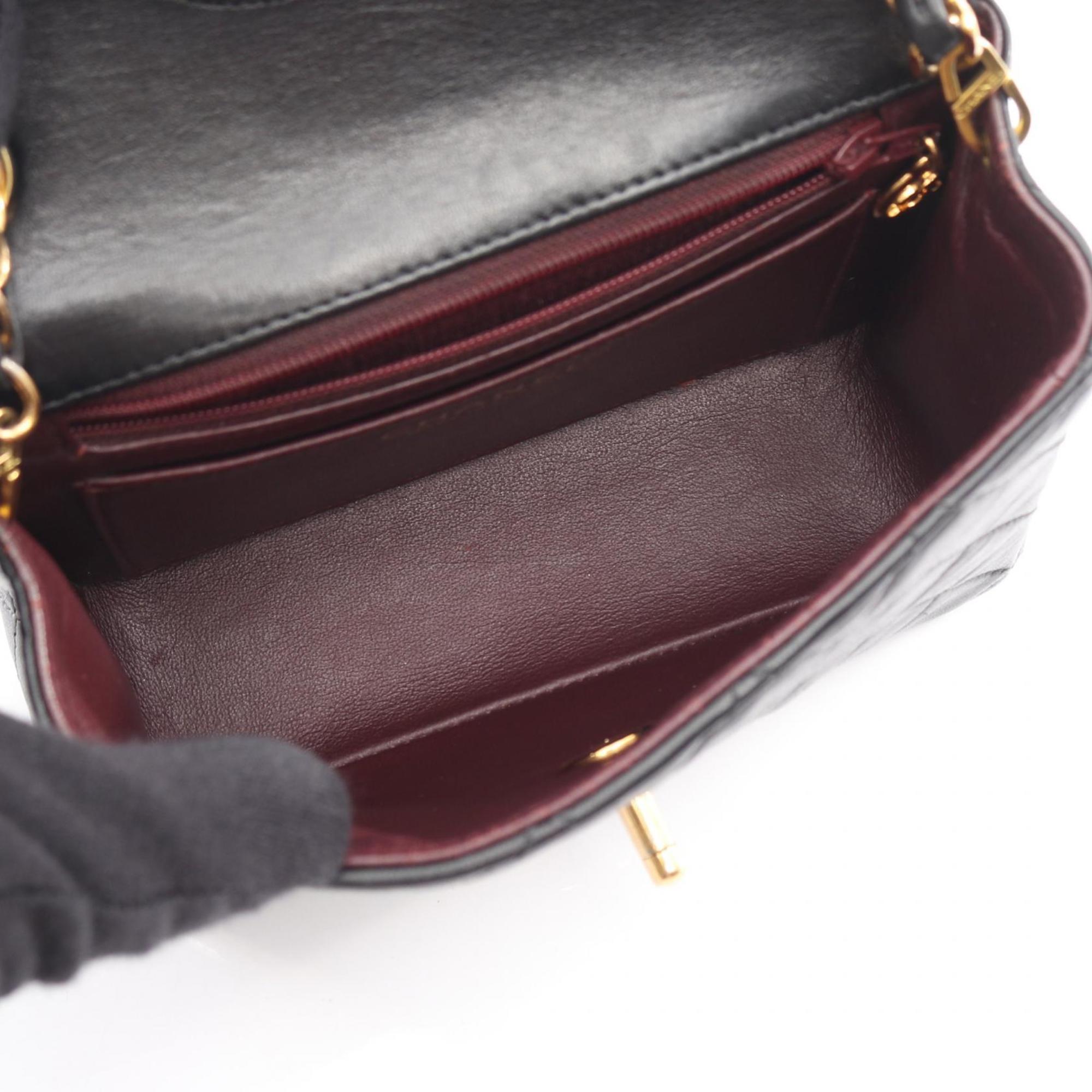 Chanel Black Leather Shoulder Bag (Pre-Owned)