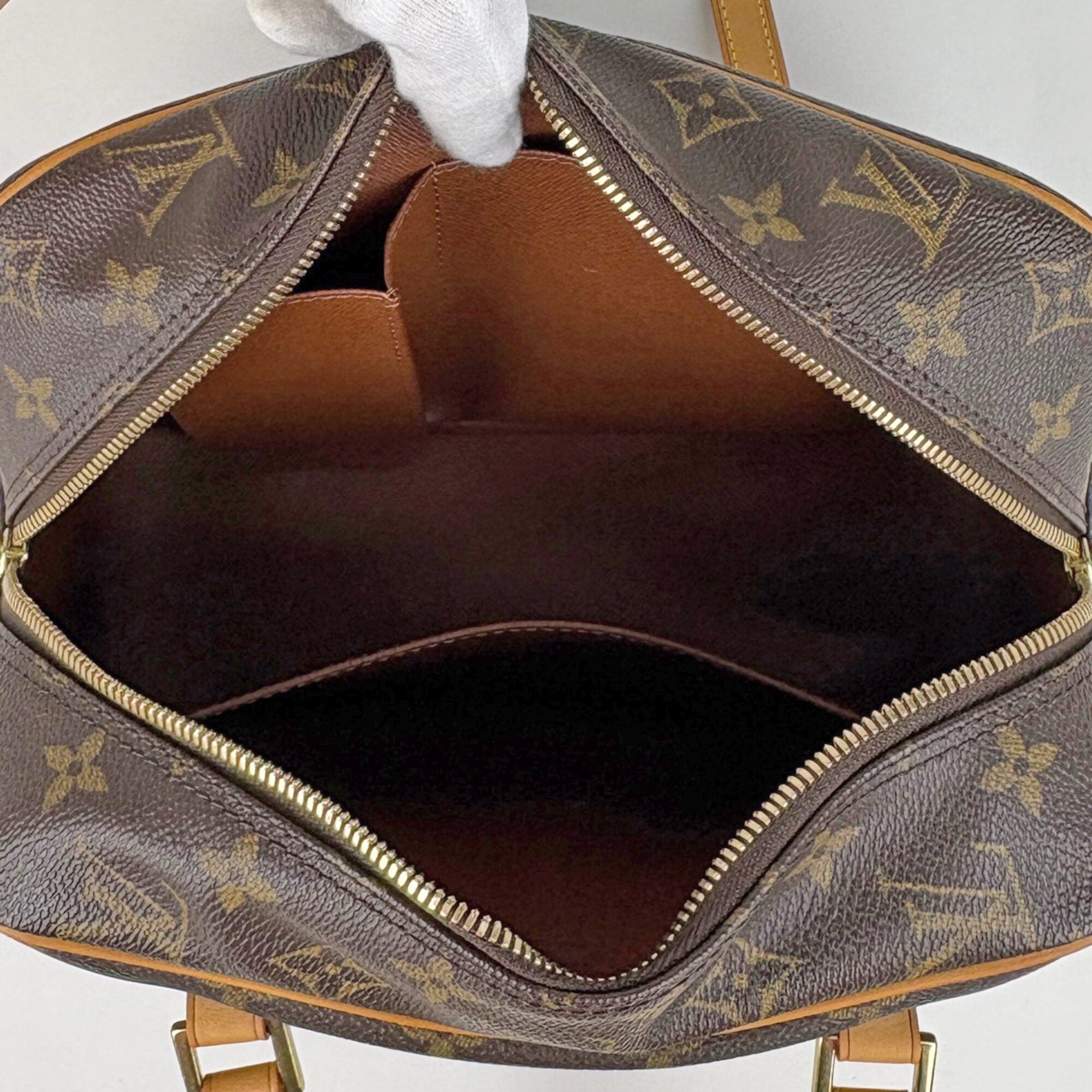 Louis Vuitton Monogram Brown Monogram Shoulder Bag (Pre-Owned)