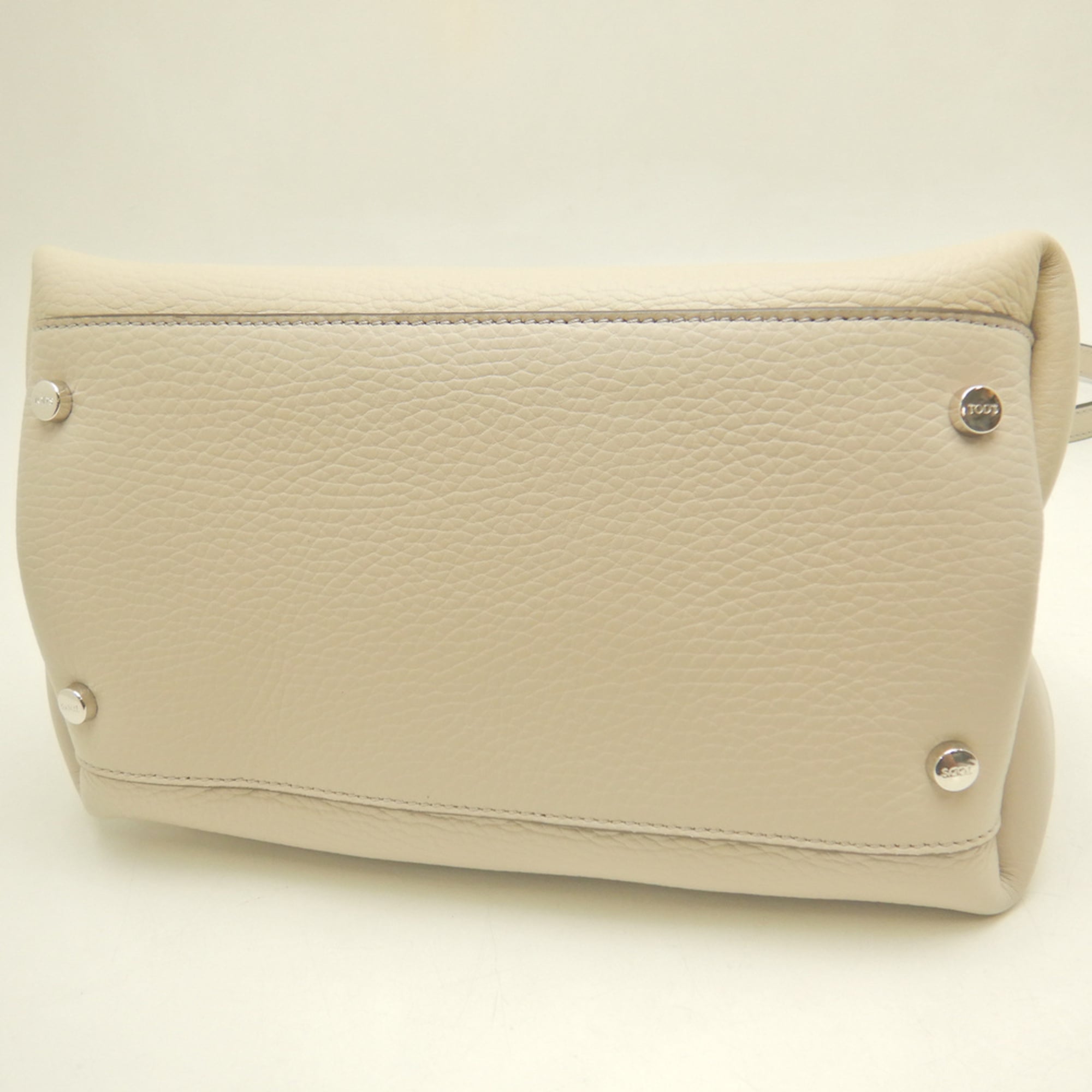 Tod's Brown Leather Handbag (Pre-Owned)