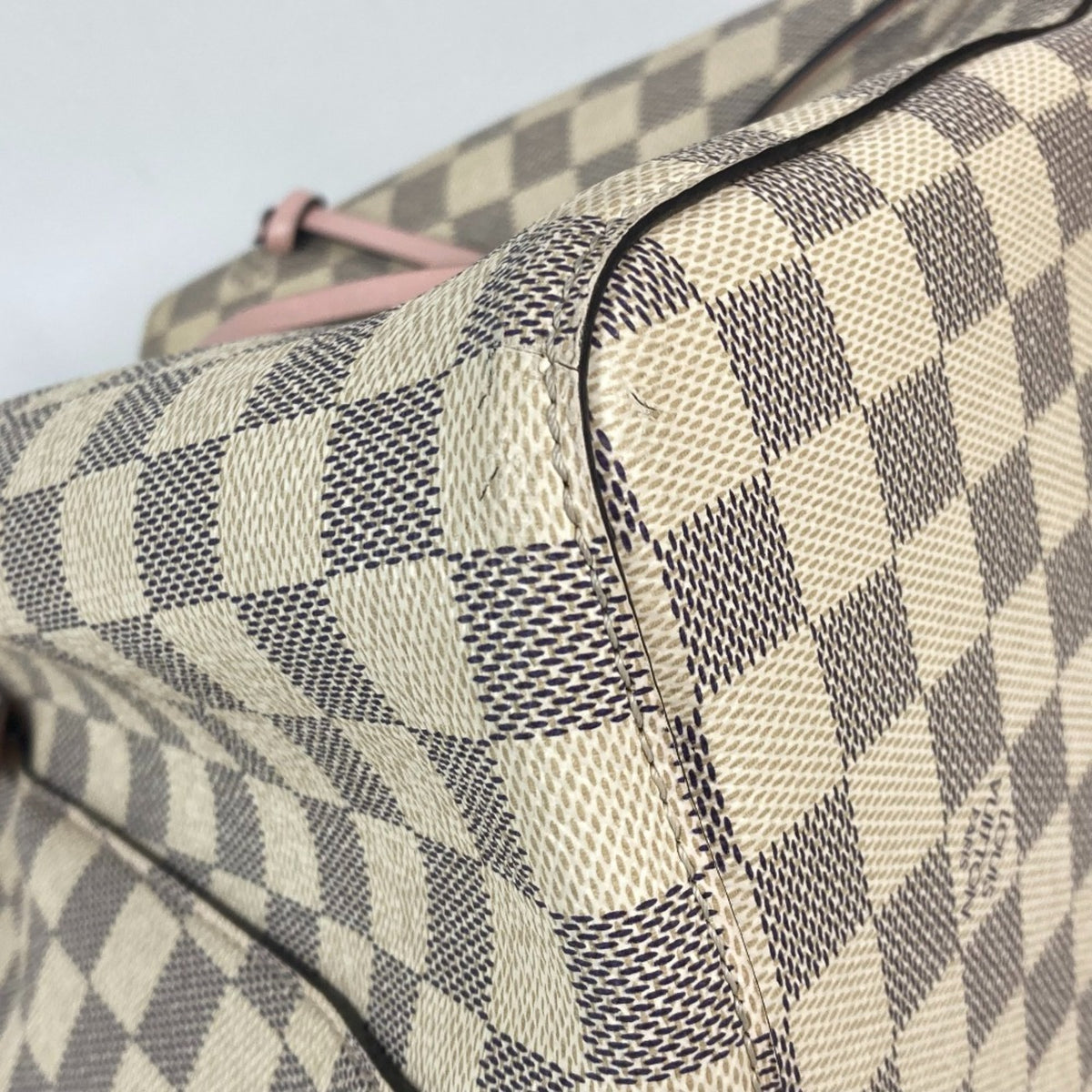 Louis Vuitton Damier Azur Pink White Damier Azur Shoulder Bag (Pre-Owned)