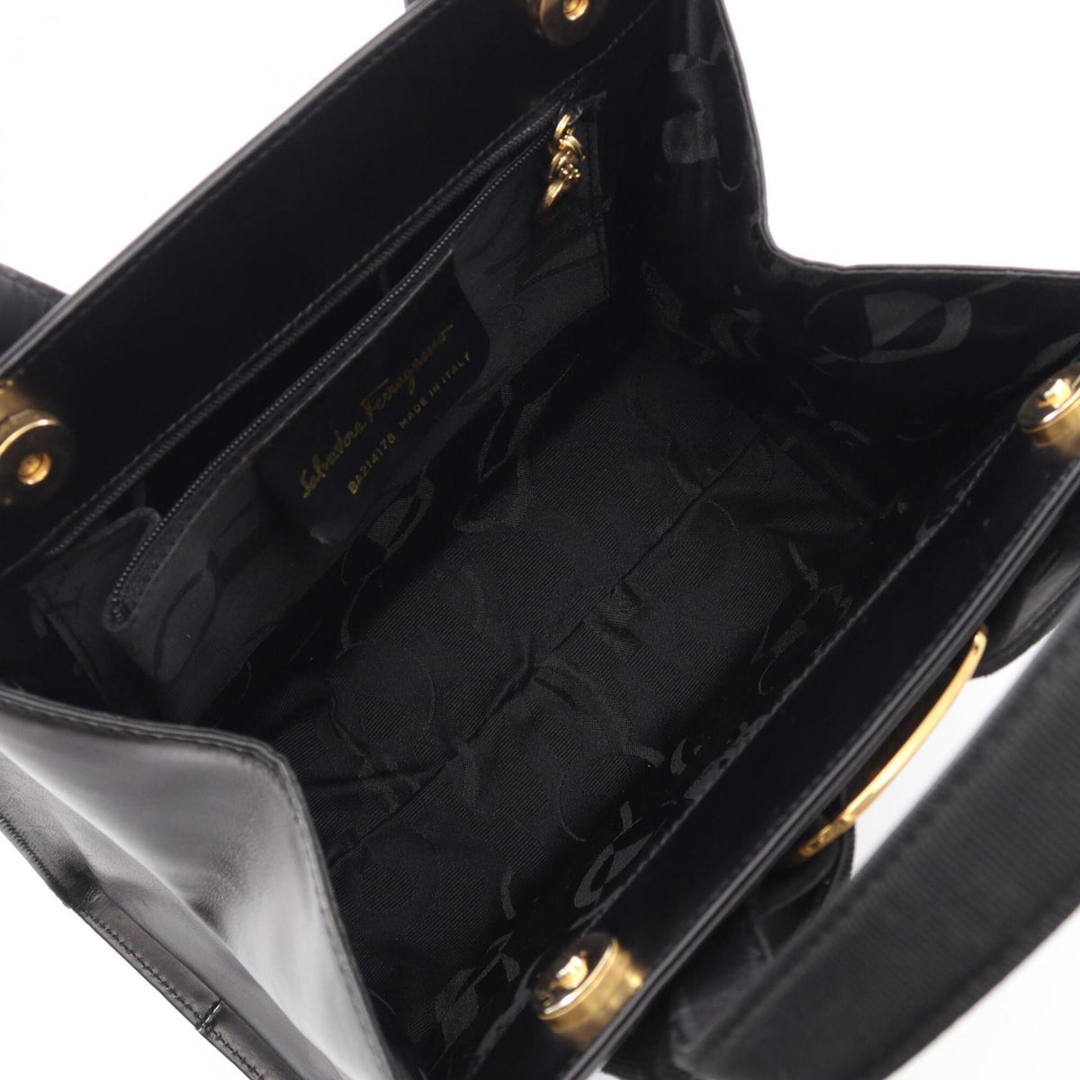 Salvatore Ferragamo Black Leather Handbag (Pre-Owned)