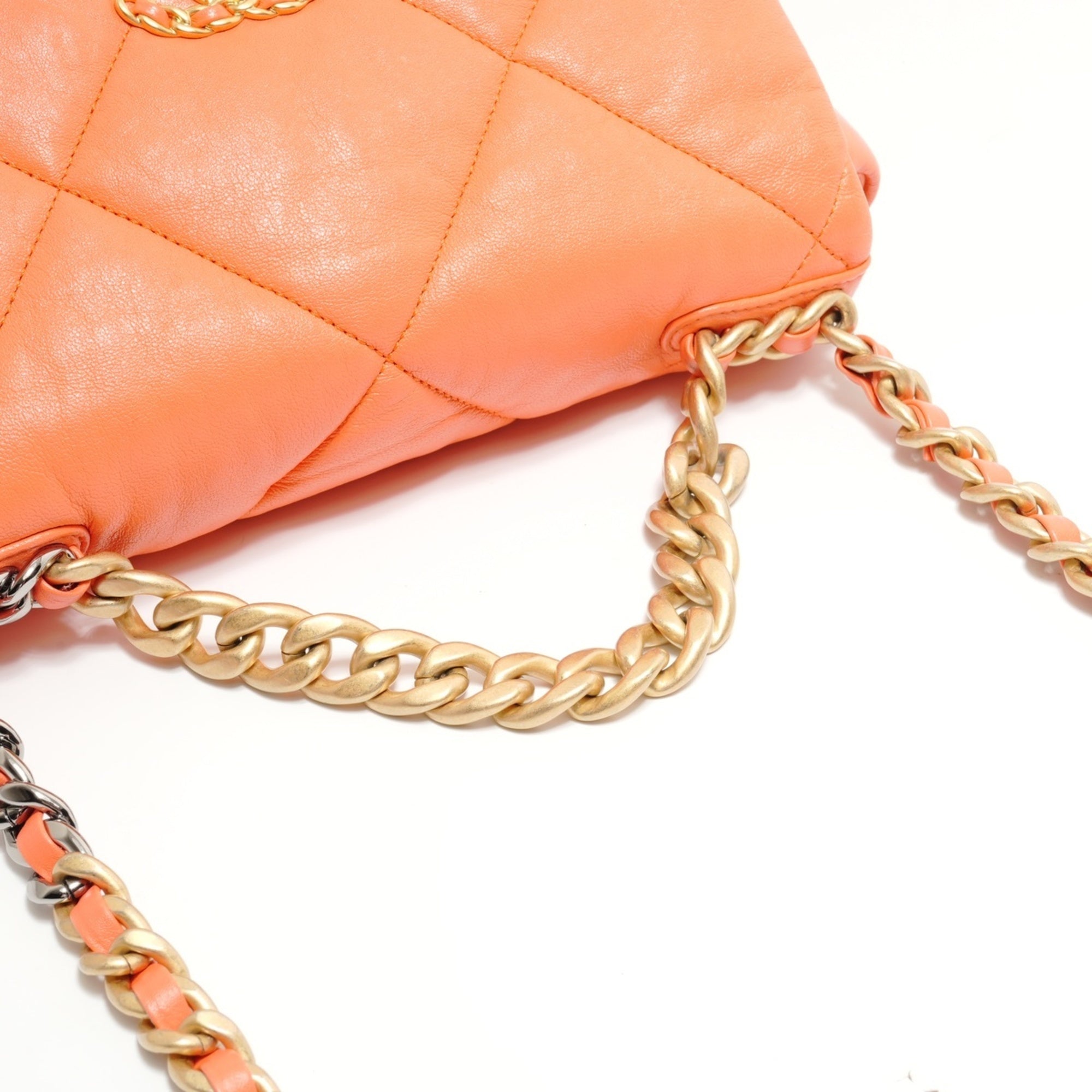 Chanel Matelasse Orange Shoulder Bag (Pre-Owned)