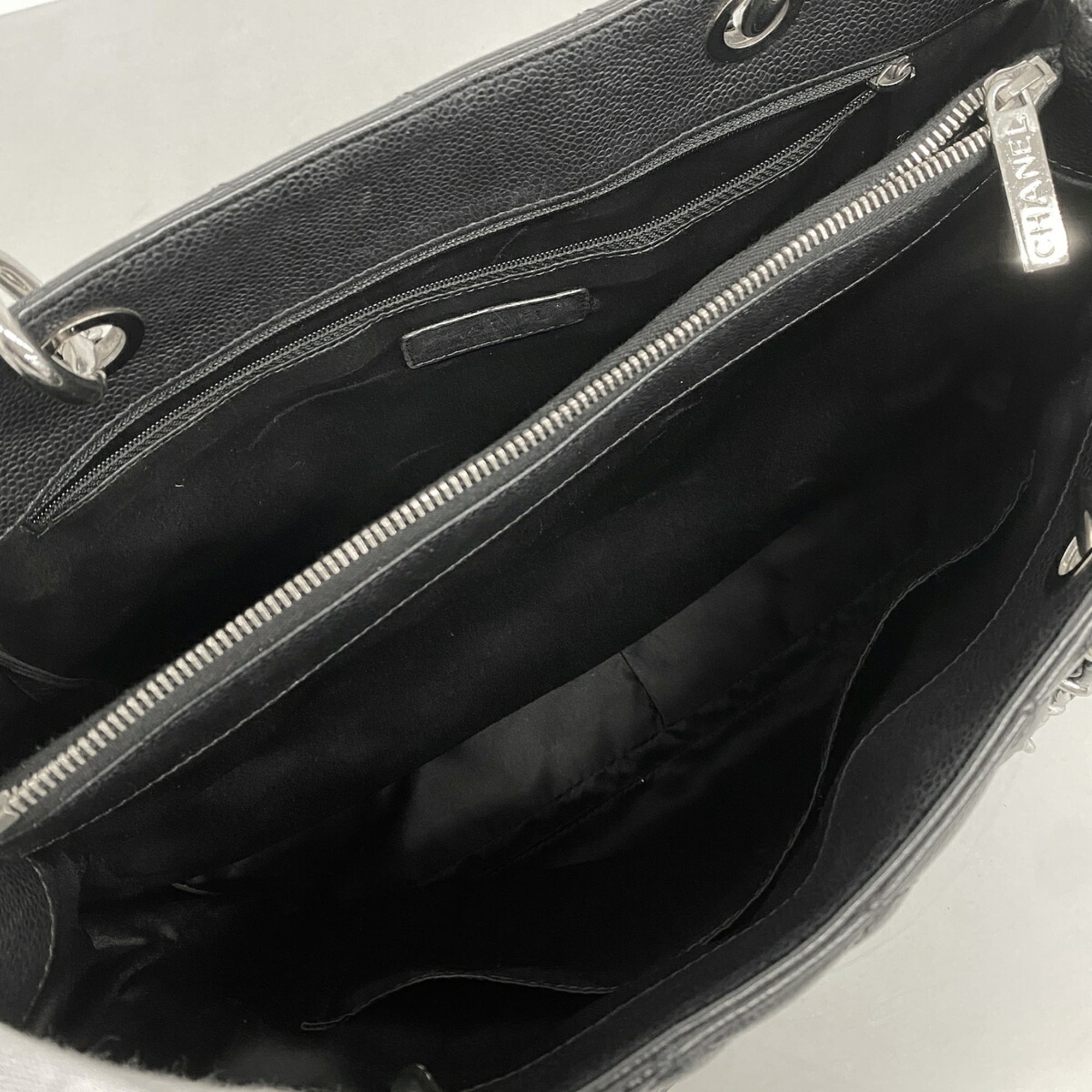 Chanel Black Grained Calfskin Tote Bag (Pre-Owned)