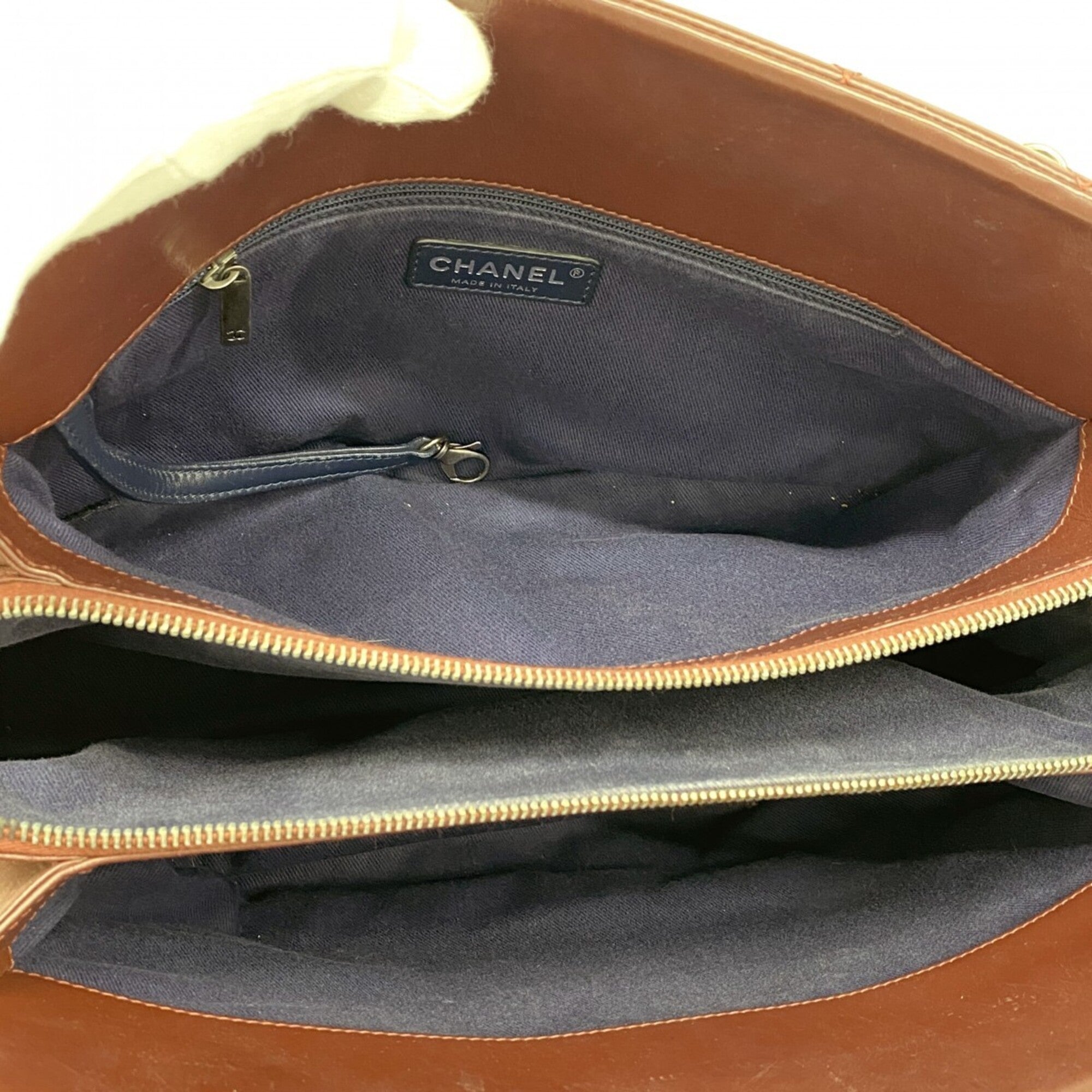 Chanel Bordeaux Leather Tote Bag (Pre-Owned)