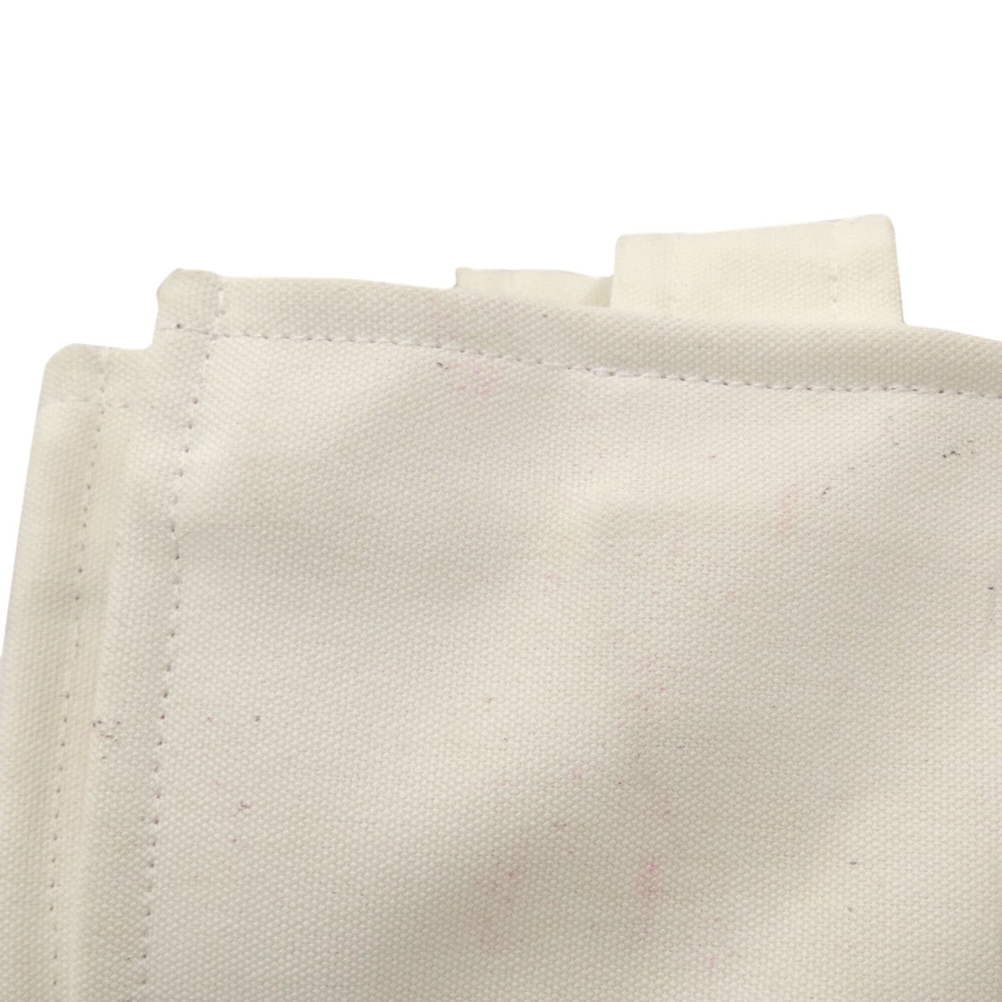 Chanel White Canvas Tote Bag (Pre-Owned)