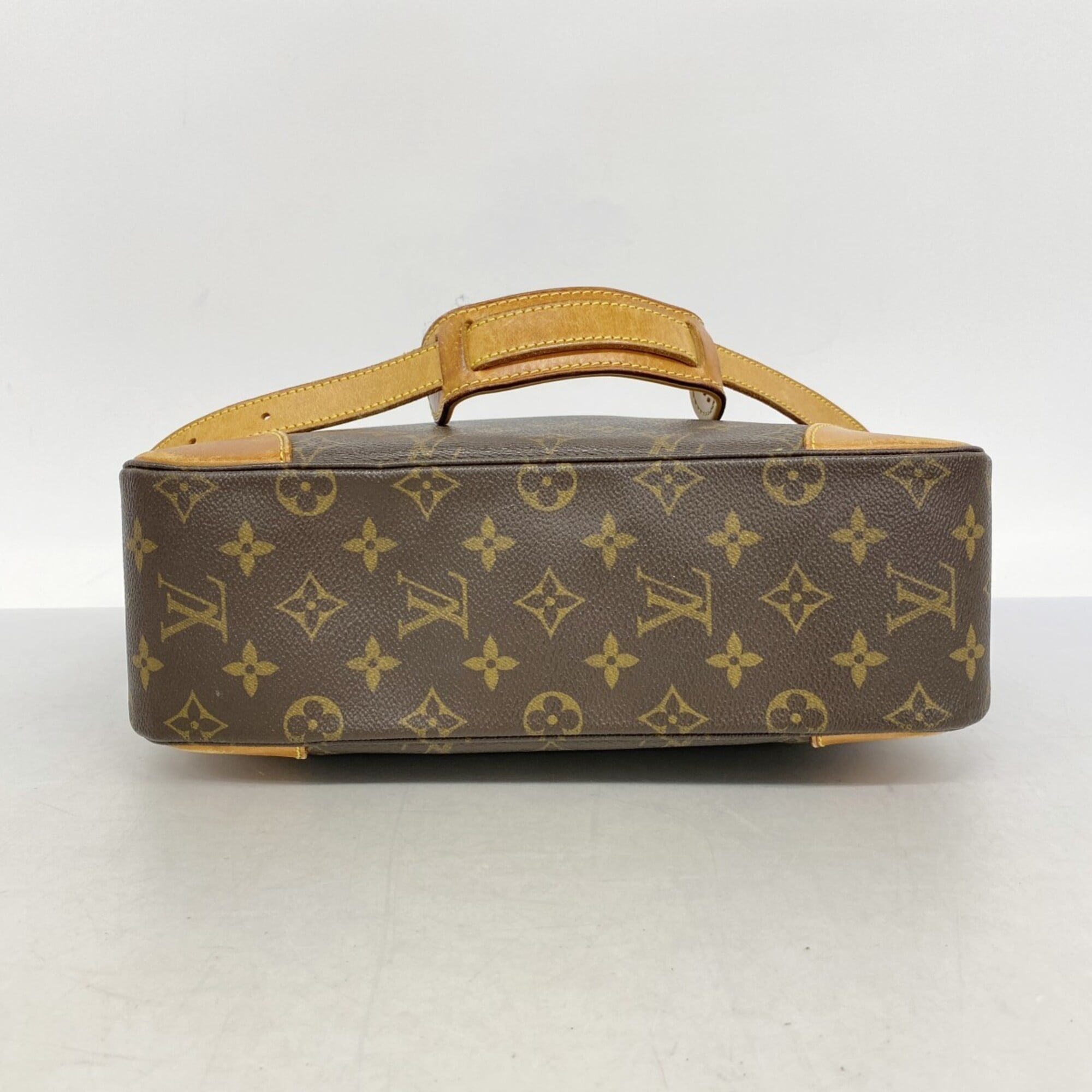 Louis Vuitton Brown Shoulder Bag (Pre-Owned)