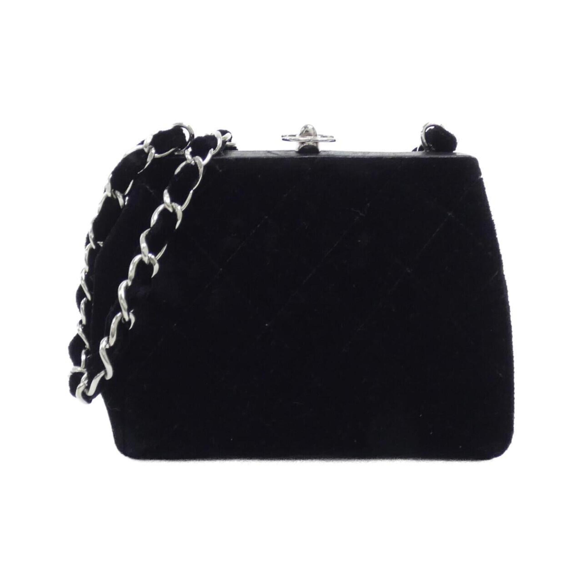 Chanel Black Leather Shoulder Bag (Pre-Owned)