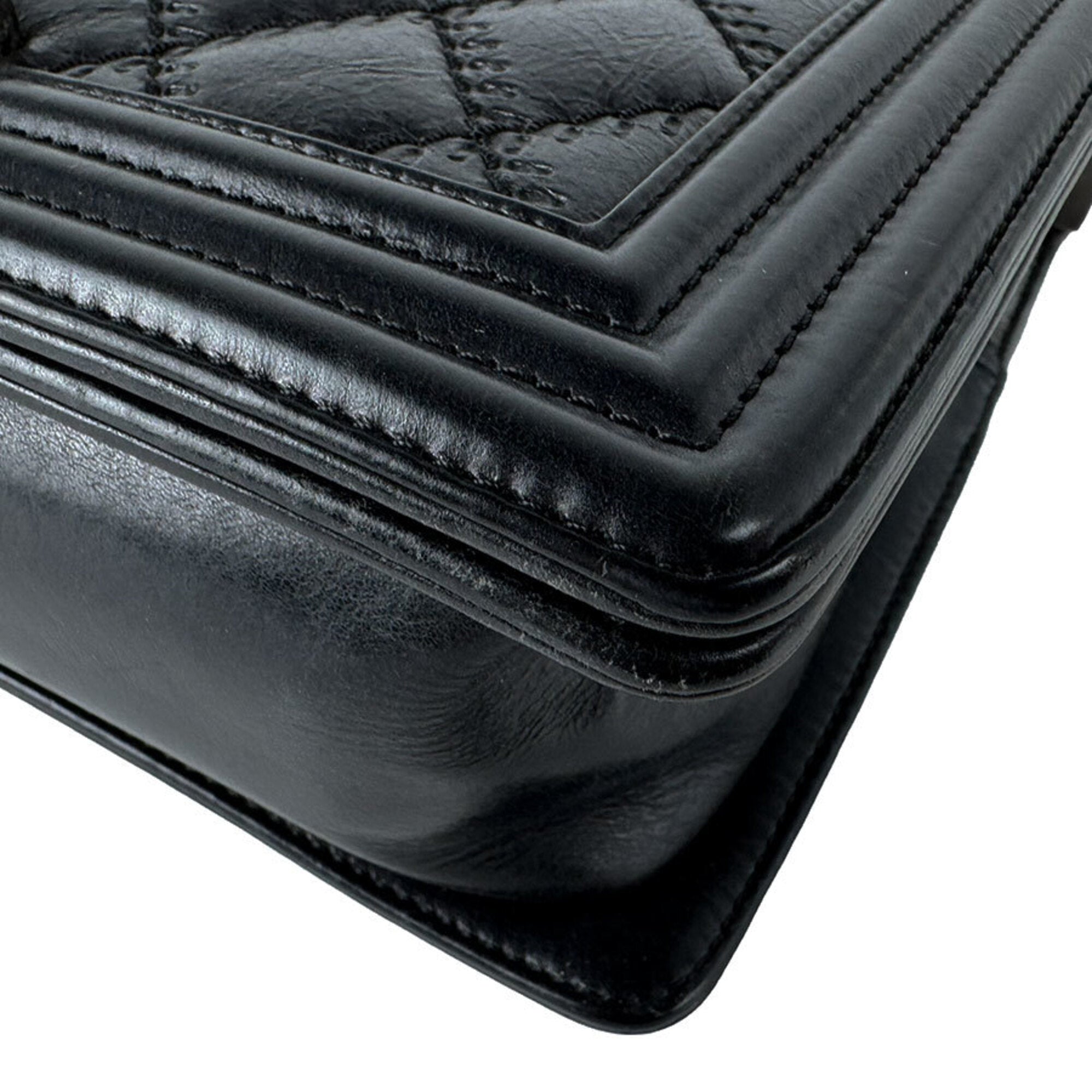 Chanel Black Leather Shoulder Bag (Pre-Owned)
